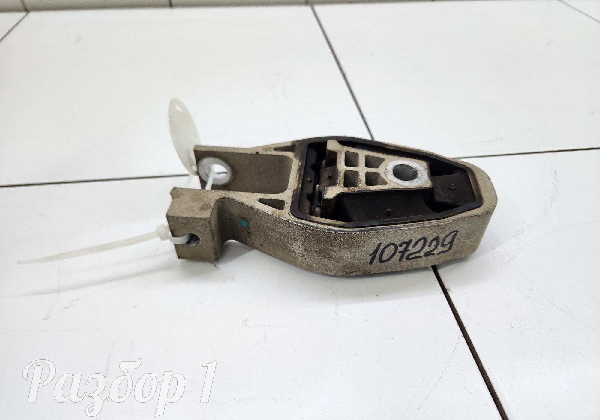 1001550PT01 Опора двигателя для Changan UNI-V (с 2022)