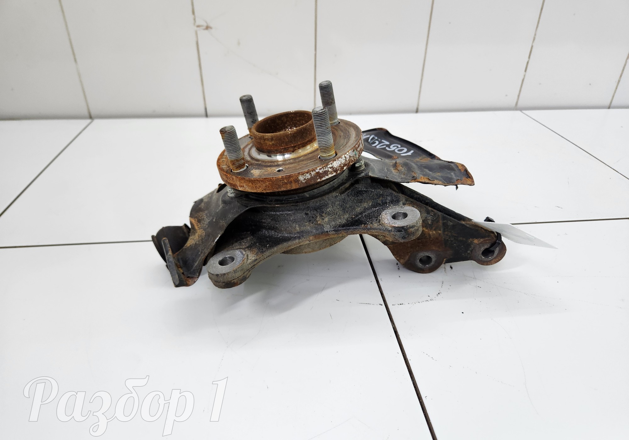 B511F2603010800 Кулак поворотный передний правый + ступица для Changan Alsvin (с 2018)