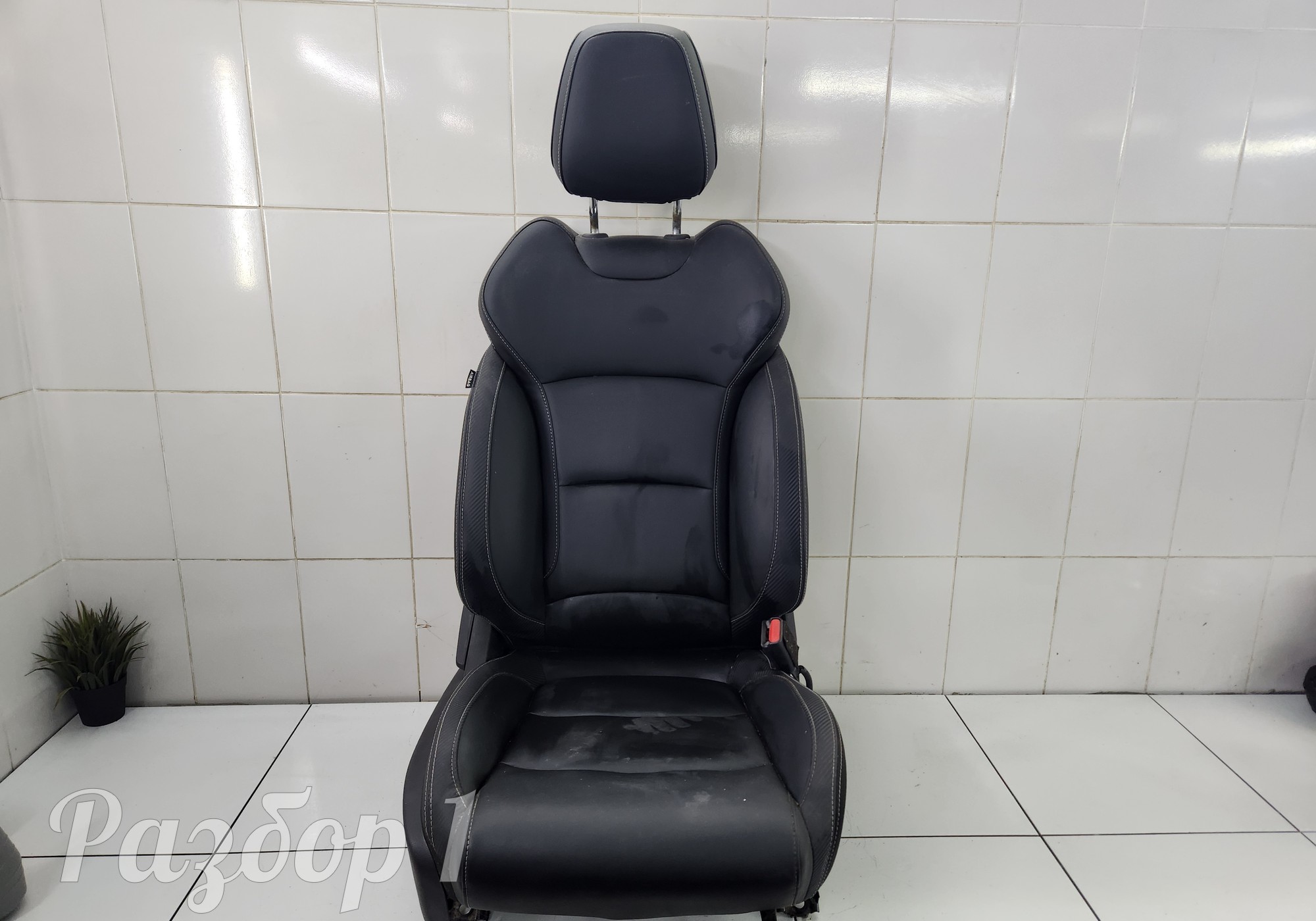 Сиденье переднее правое для Geely Atlas Pro (с 2021)