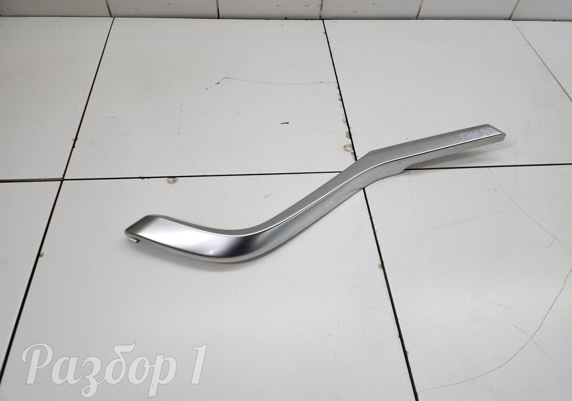 6600072264 Накладка декоративная центральной консоли правая для Geely Atlas Pro (с 2021)