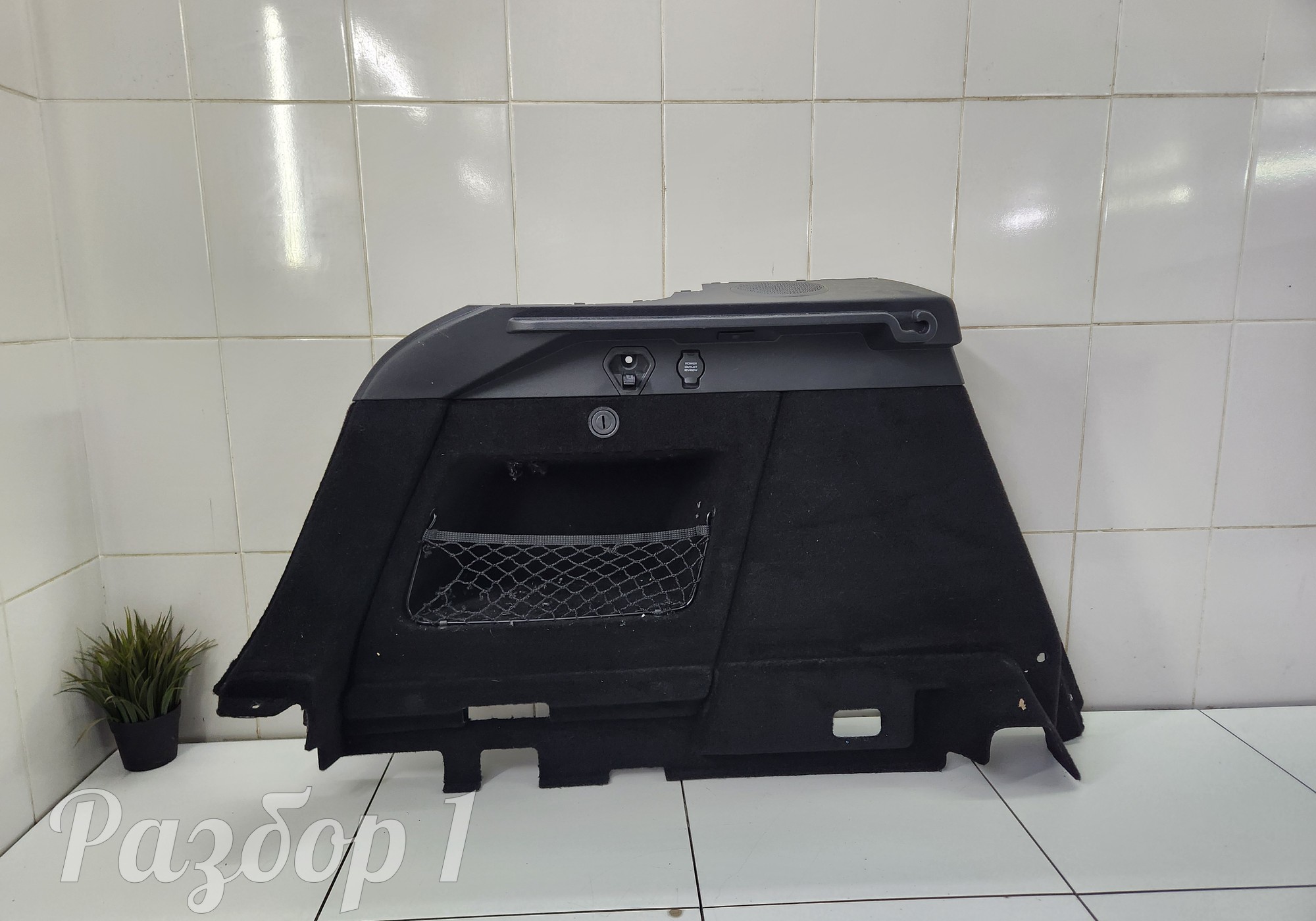 660099381 Обшивка багажника левая для Geely Tugella (с 2019)