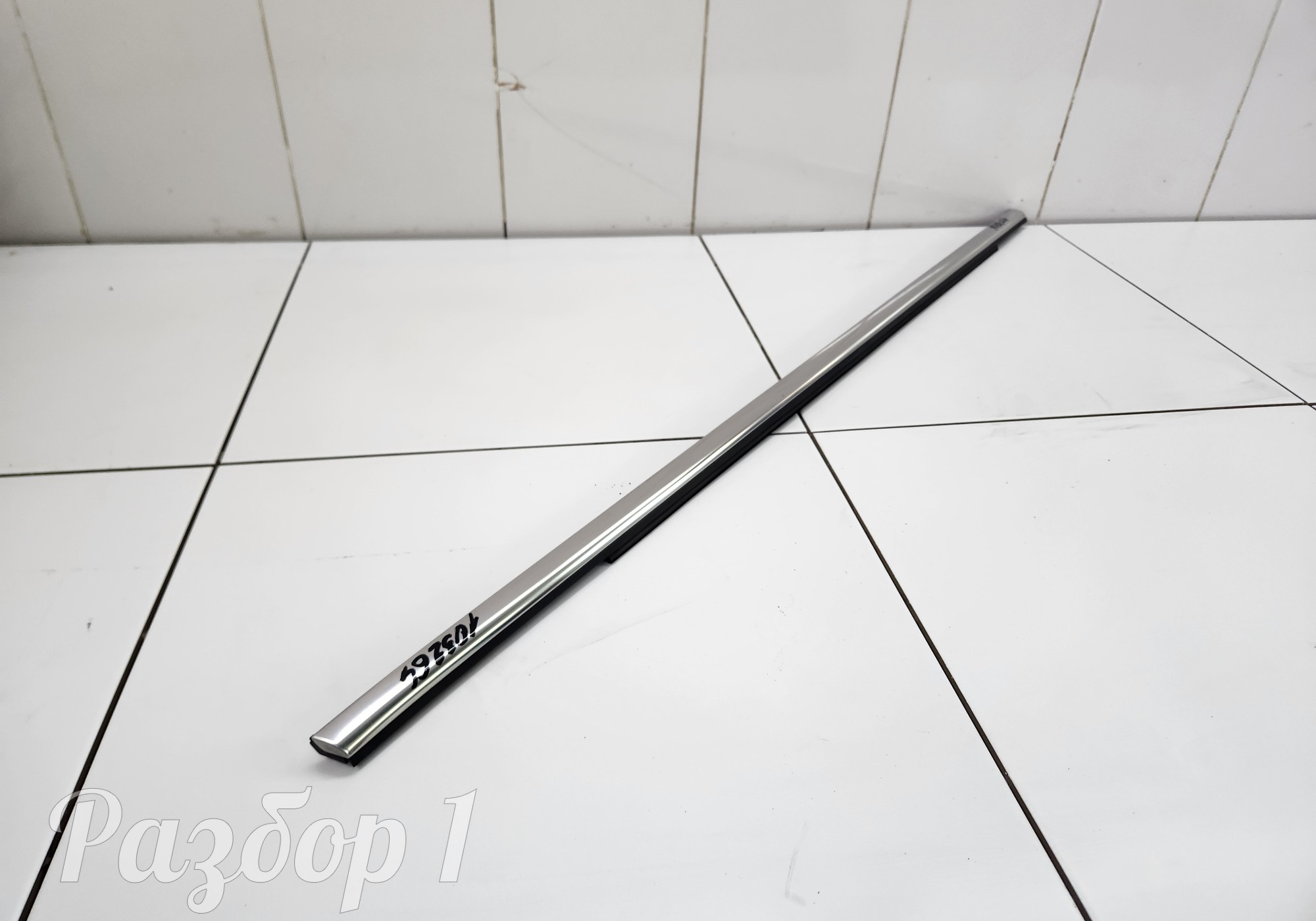 Молдинг стекла задней левой двери для Geely Tugella (с 2019)