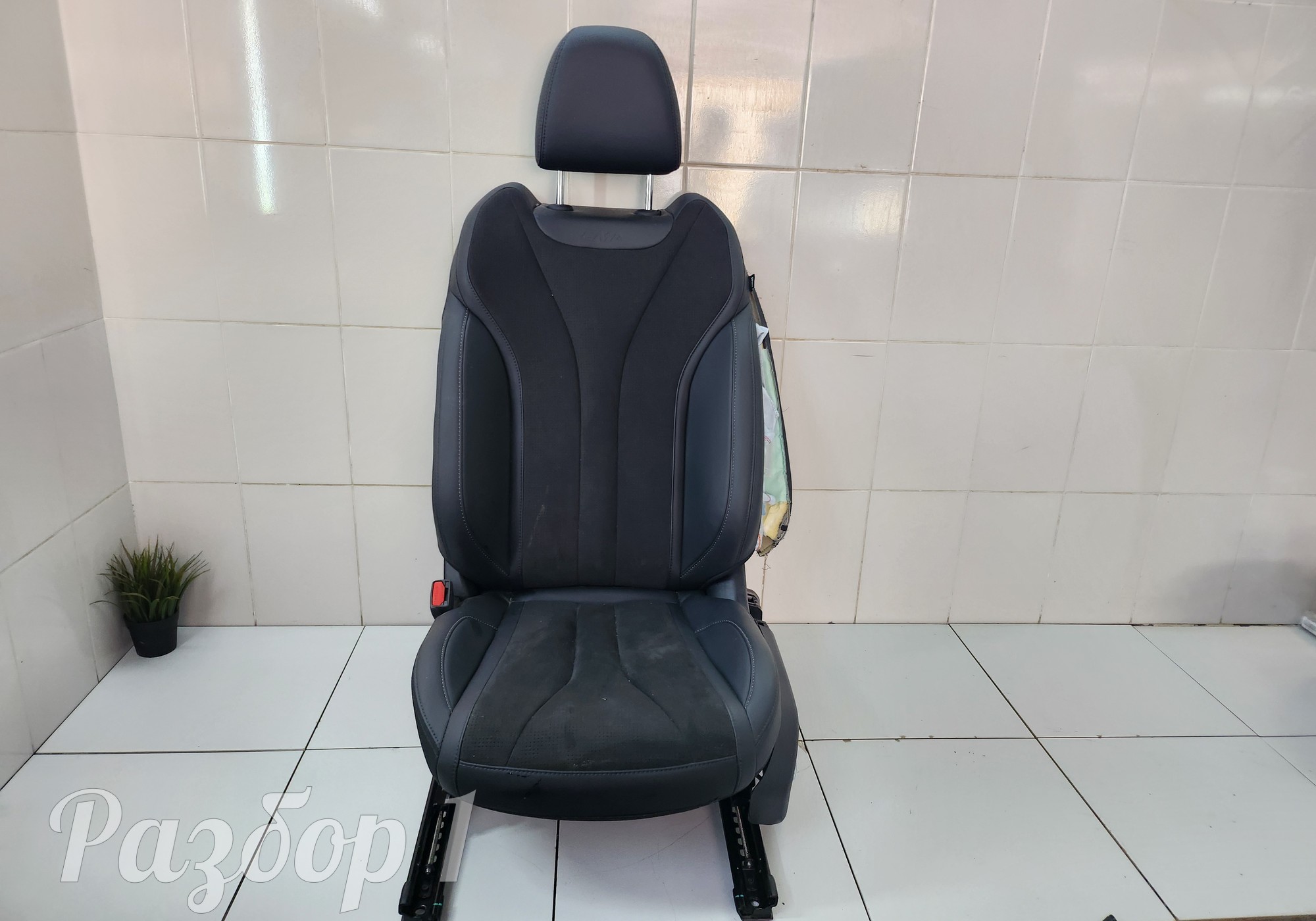 Сиденье переднее левое для Geely Monjaro (с 2021)