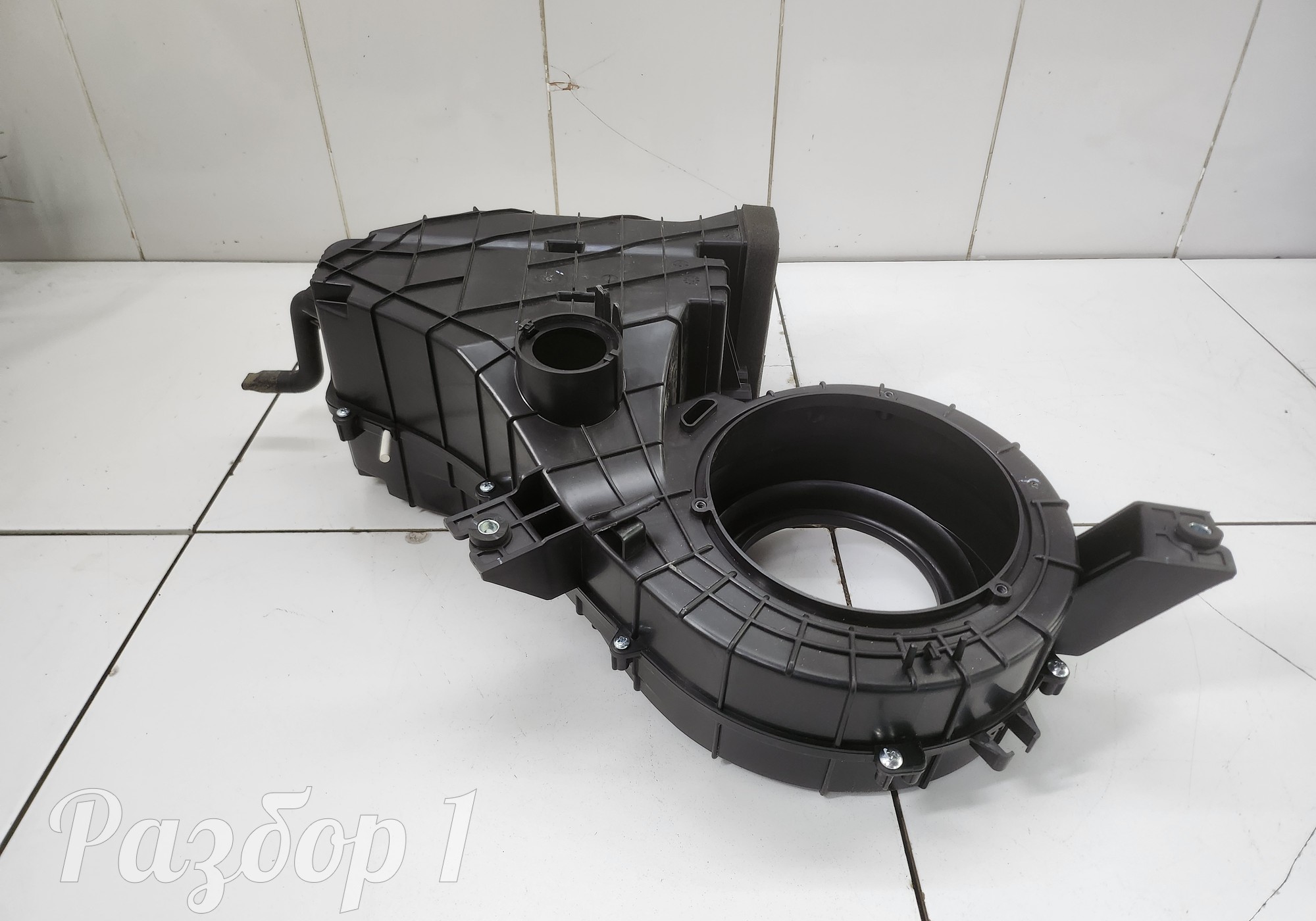 8891595806 Корпус отопителя (задний) для Geely Okavango (с 2020)