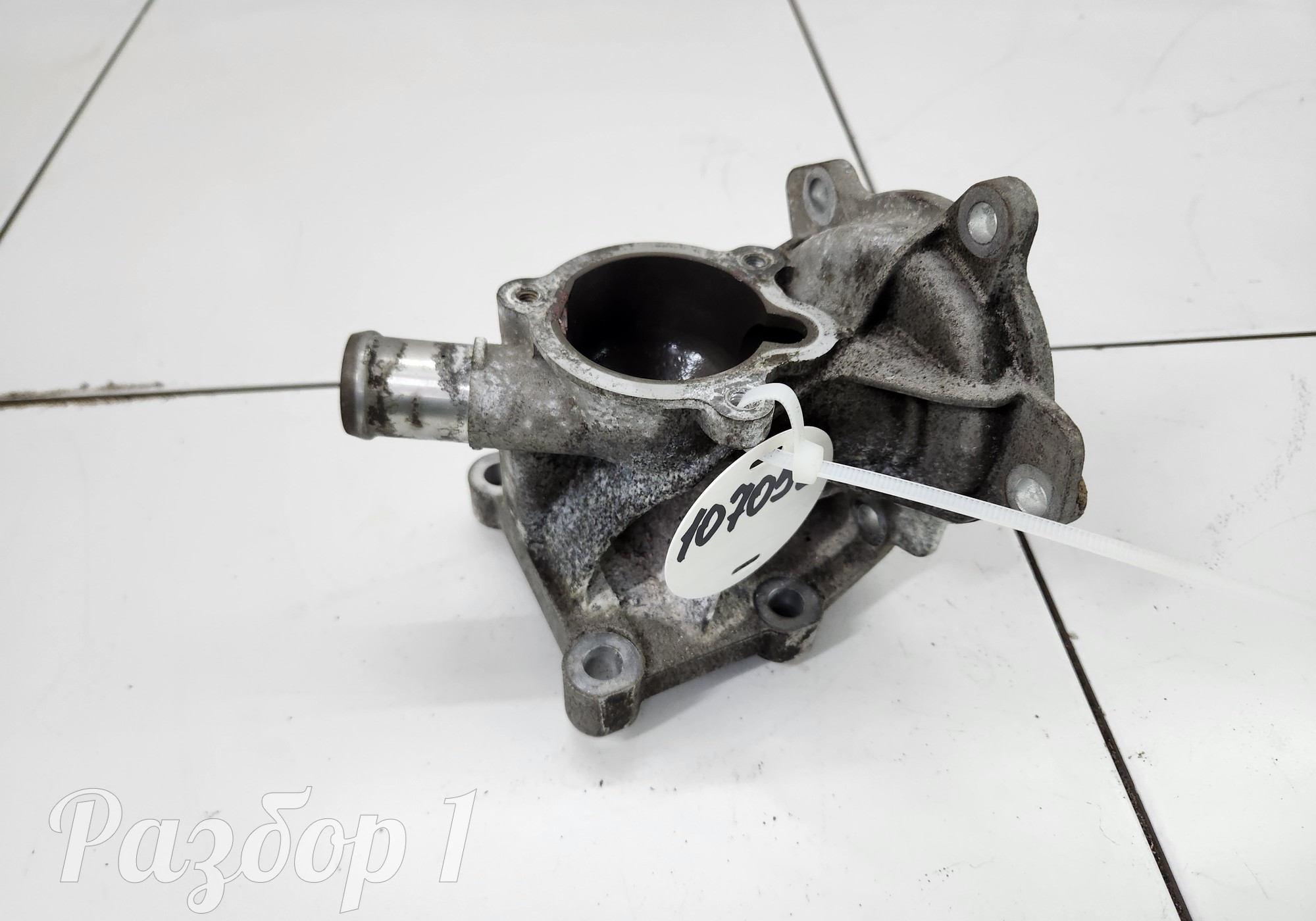 Насос водяной (помпа) + термостат корпус для Changan Eado Plus (с 2020)