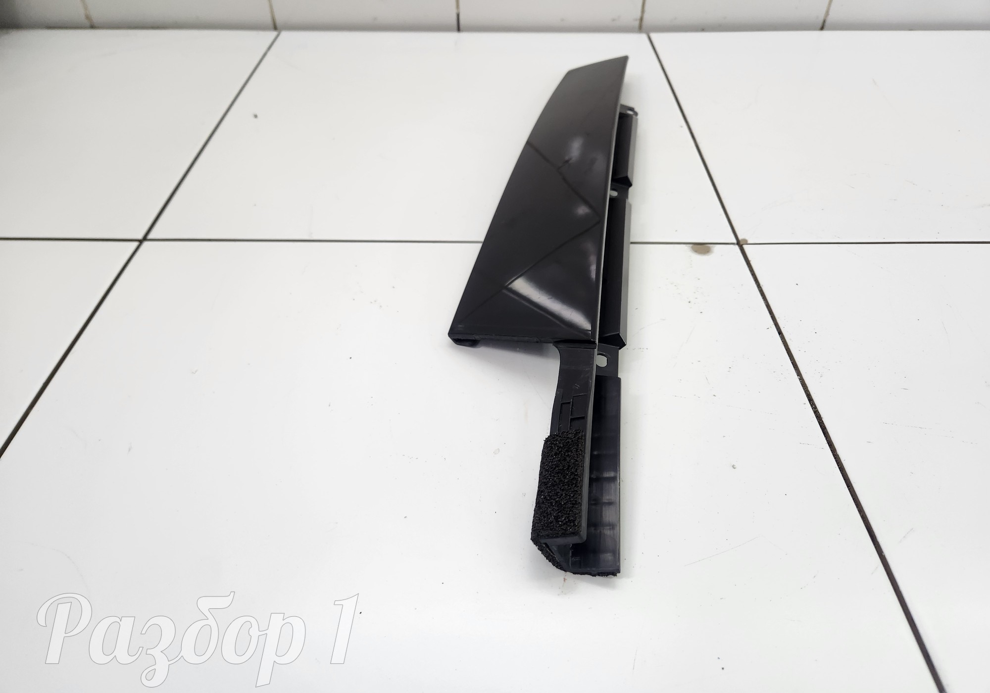 6600002353 Накладка передней правой двери для Geely Tugella (с 2019)