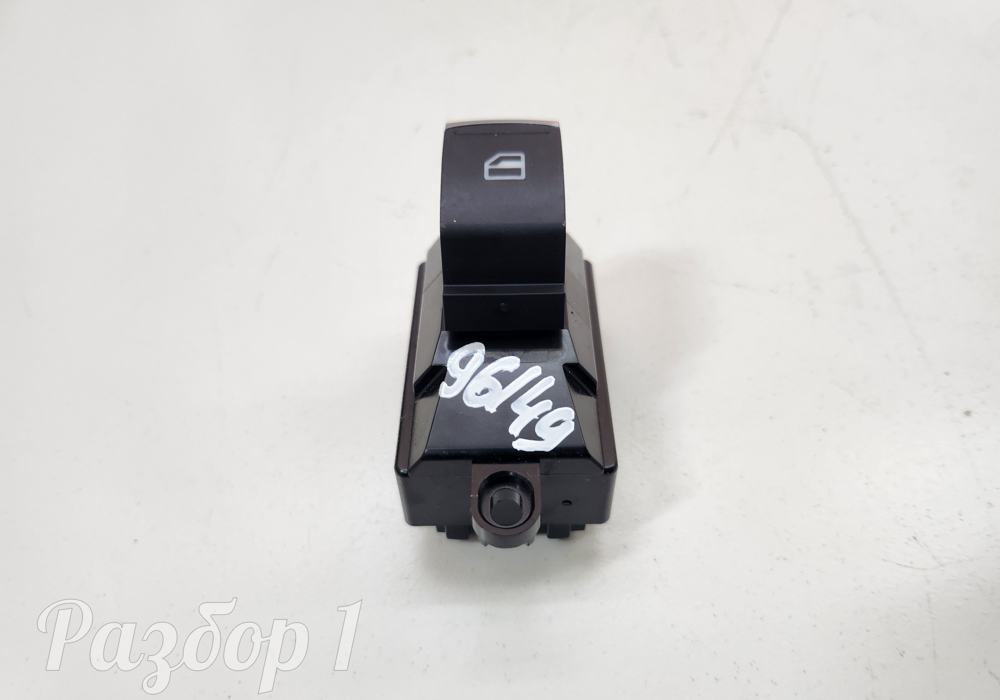 3746205XKZ16A Кнопка стеклоподъемника передняя правая для Great Wall Poer King Kong (с 2022)