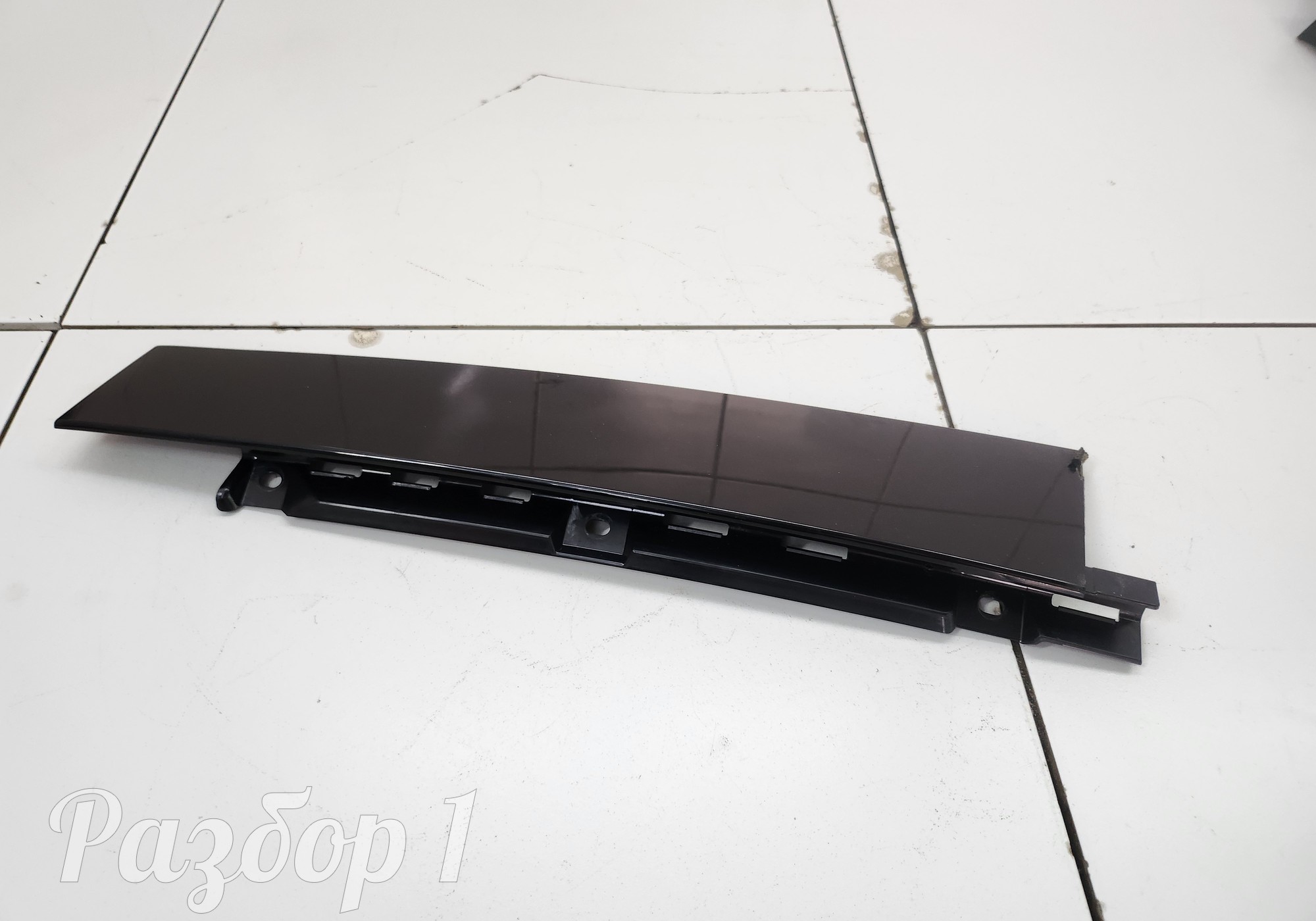 6600002357 Накладка задней правой двери для Geely Tugella (с 2019)
