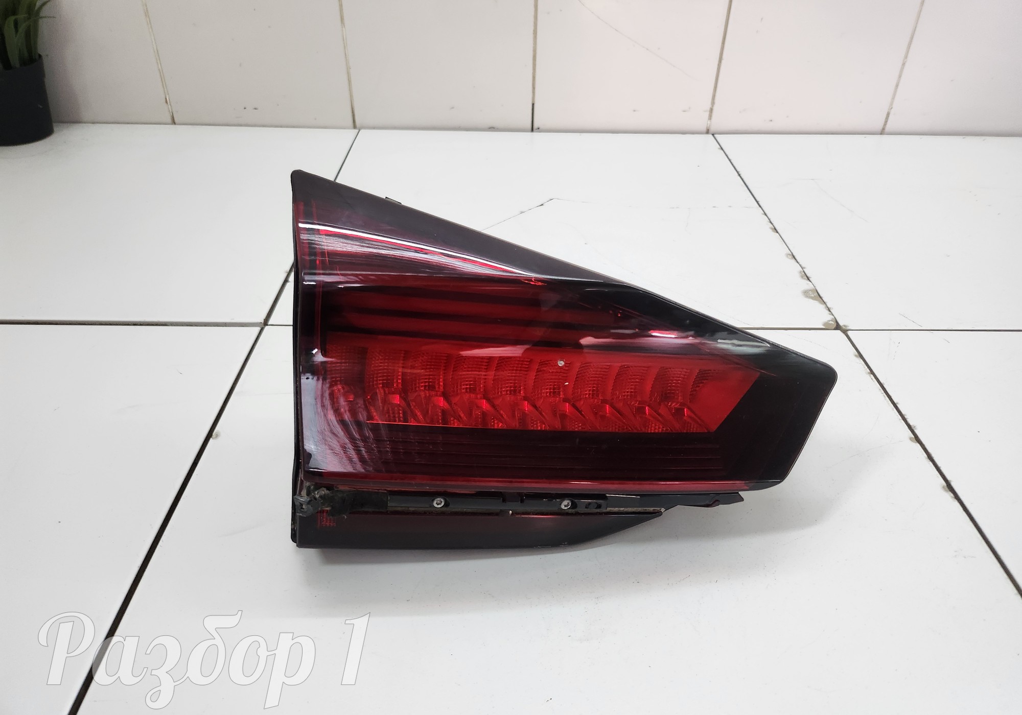7057524300 Фонарь задний крышки багажника левый для Geely Atlas Pro (с 2021)