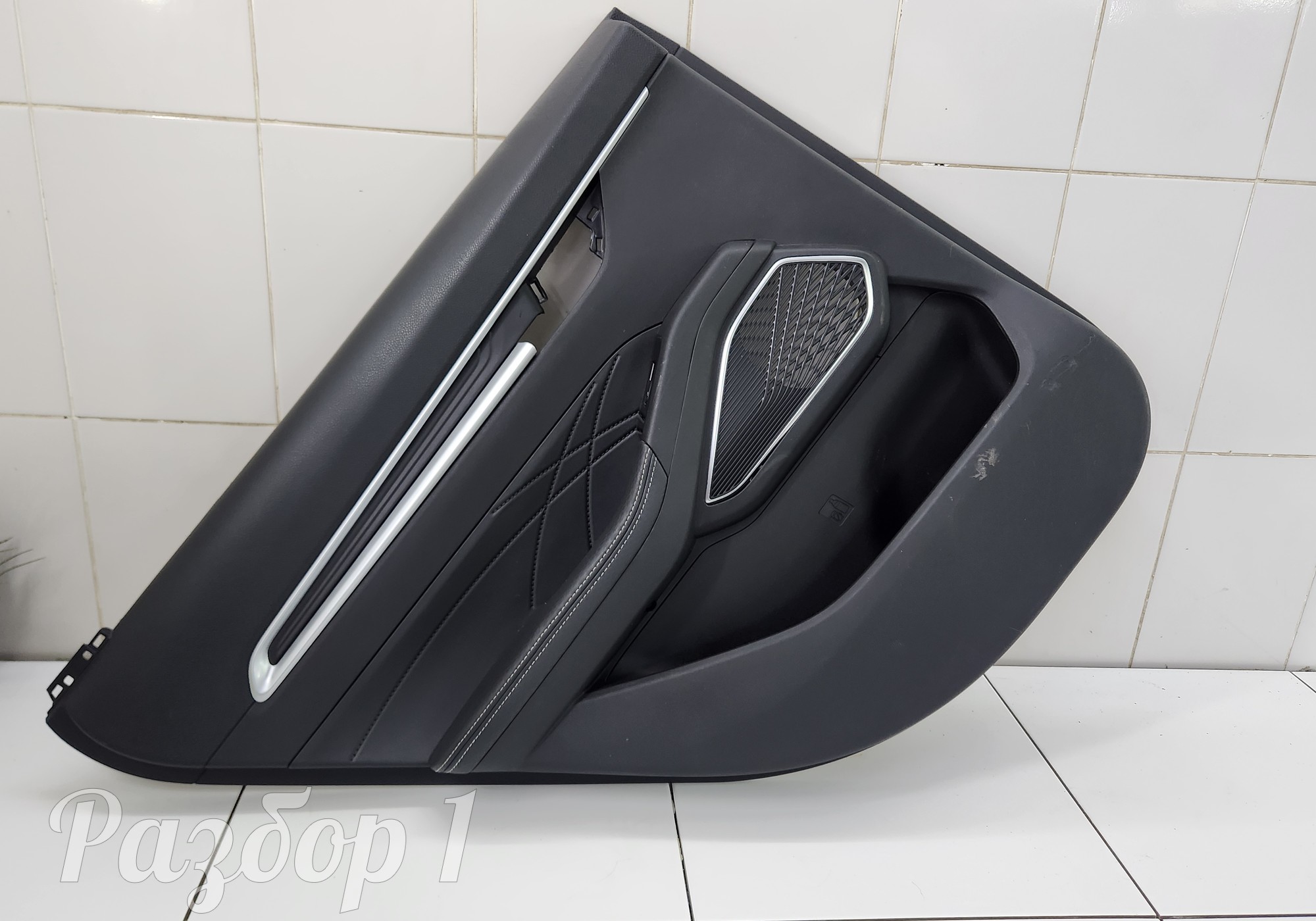 8889839609 Обшивка задней левой двери для Geely Emgrand (SS11) (с 2021)