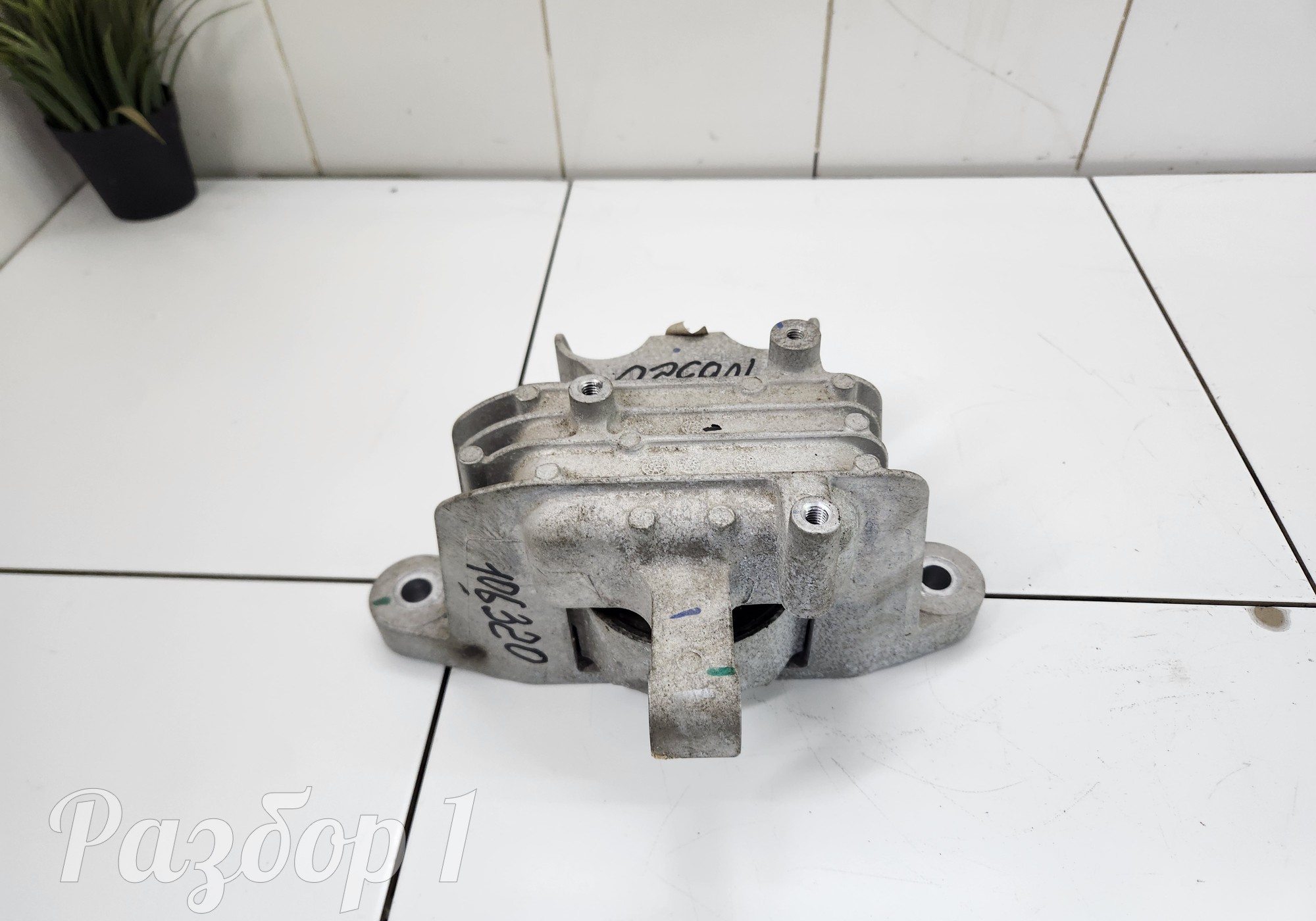 Опора двигателя правая для Geely Atlas Pro (с 2021)