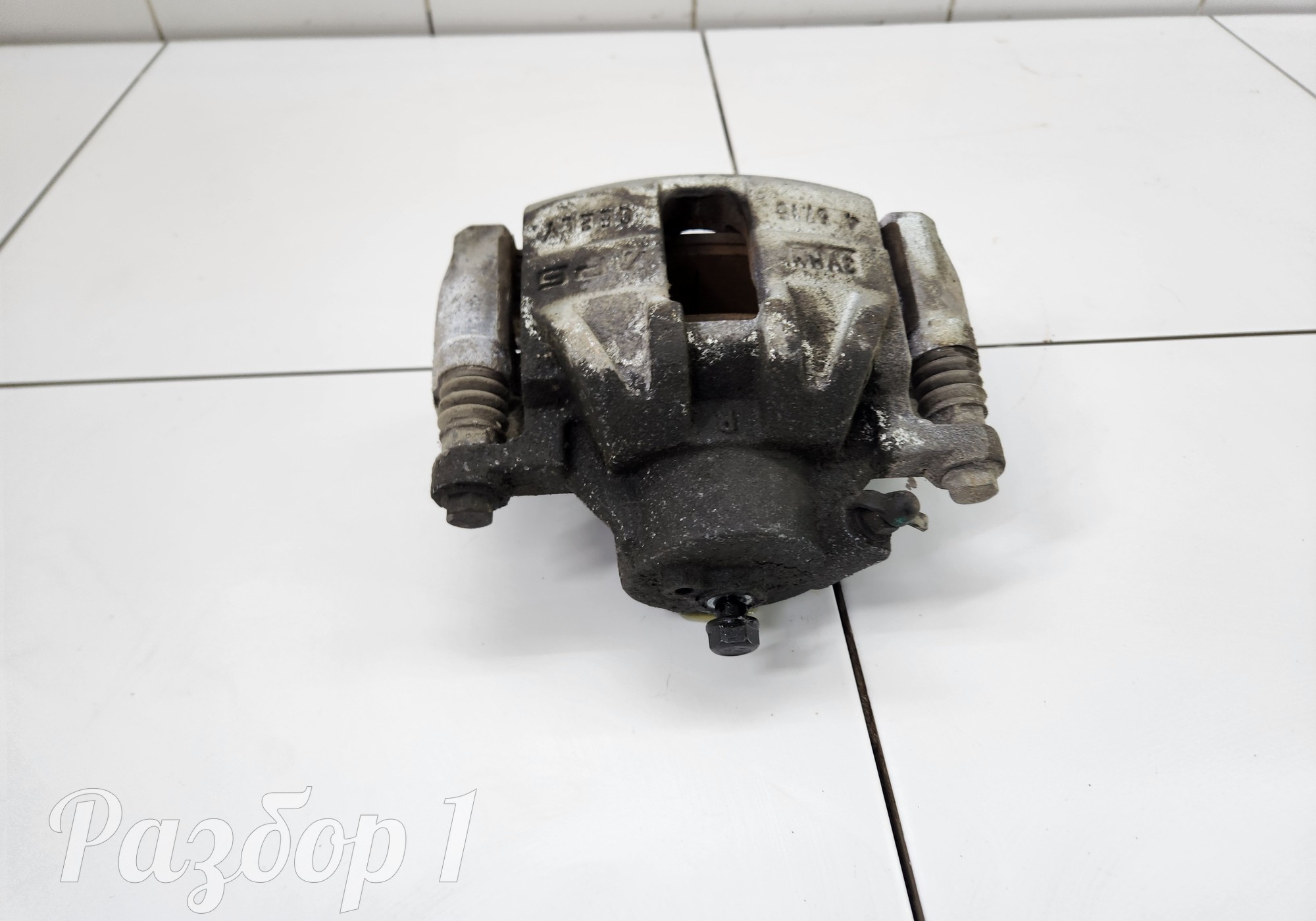 4048088600 Суппорт передний правый для Geely Emgrand (SS11) (с 2021)