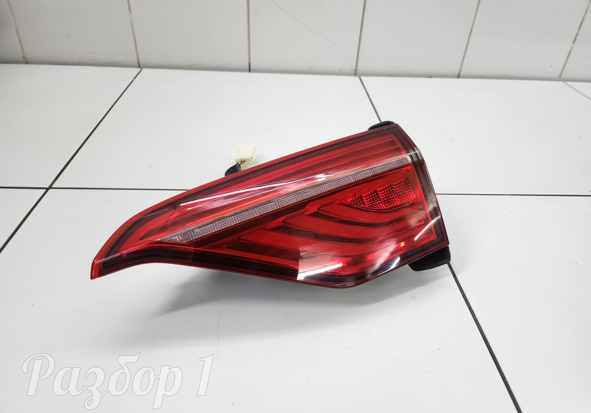 Фонарь задний крышки багажника правый для Geely Tugella (с 2019)