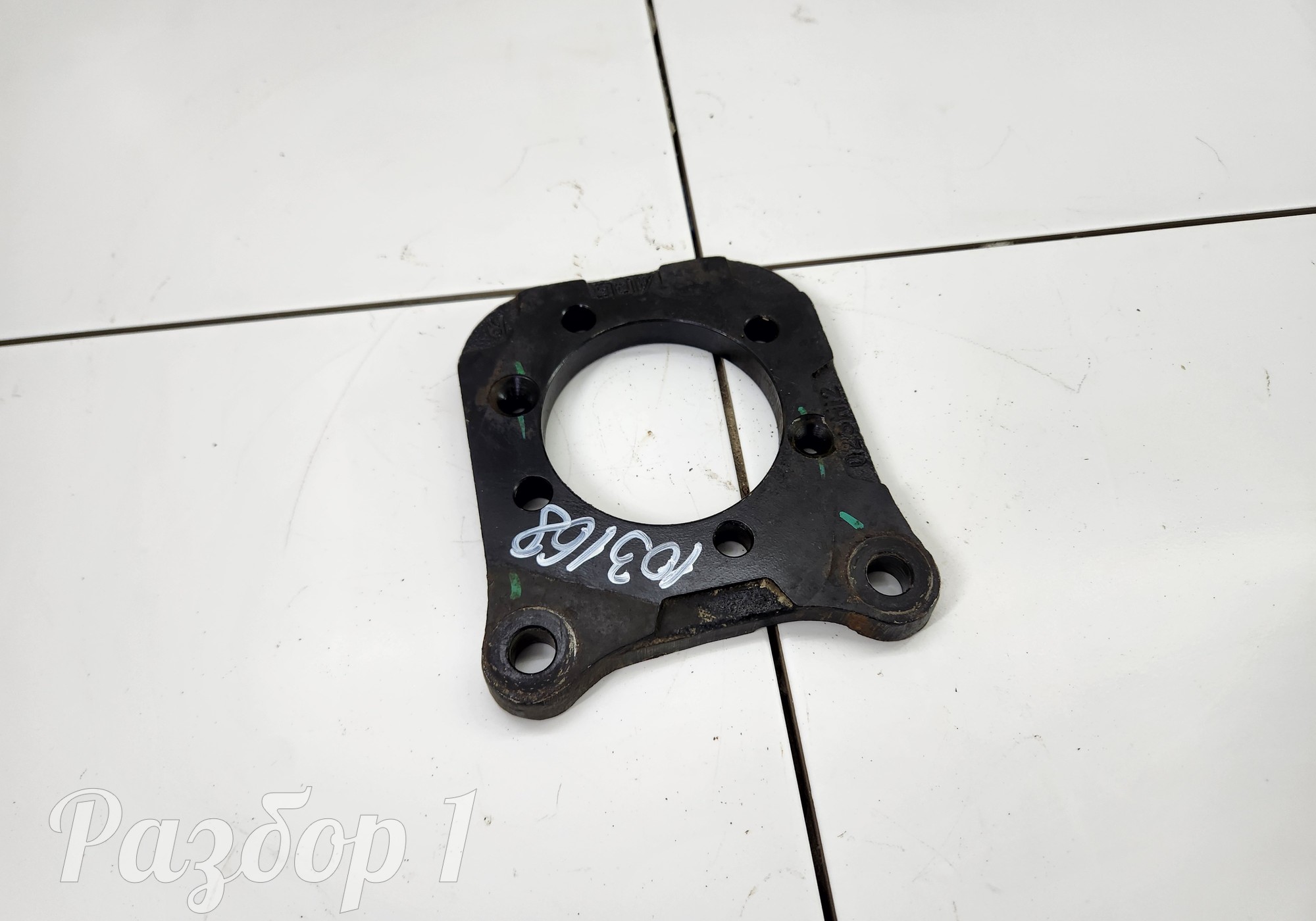 Кронштейн задней правой ступицы для Geely Emgrand (SS11) (с 2021)