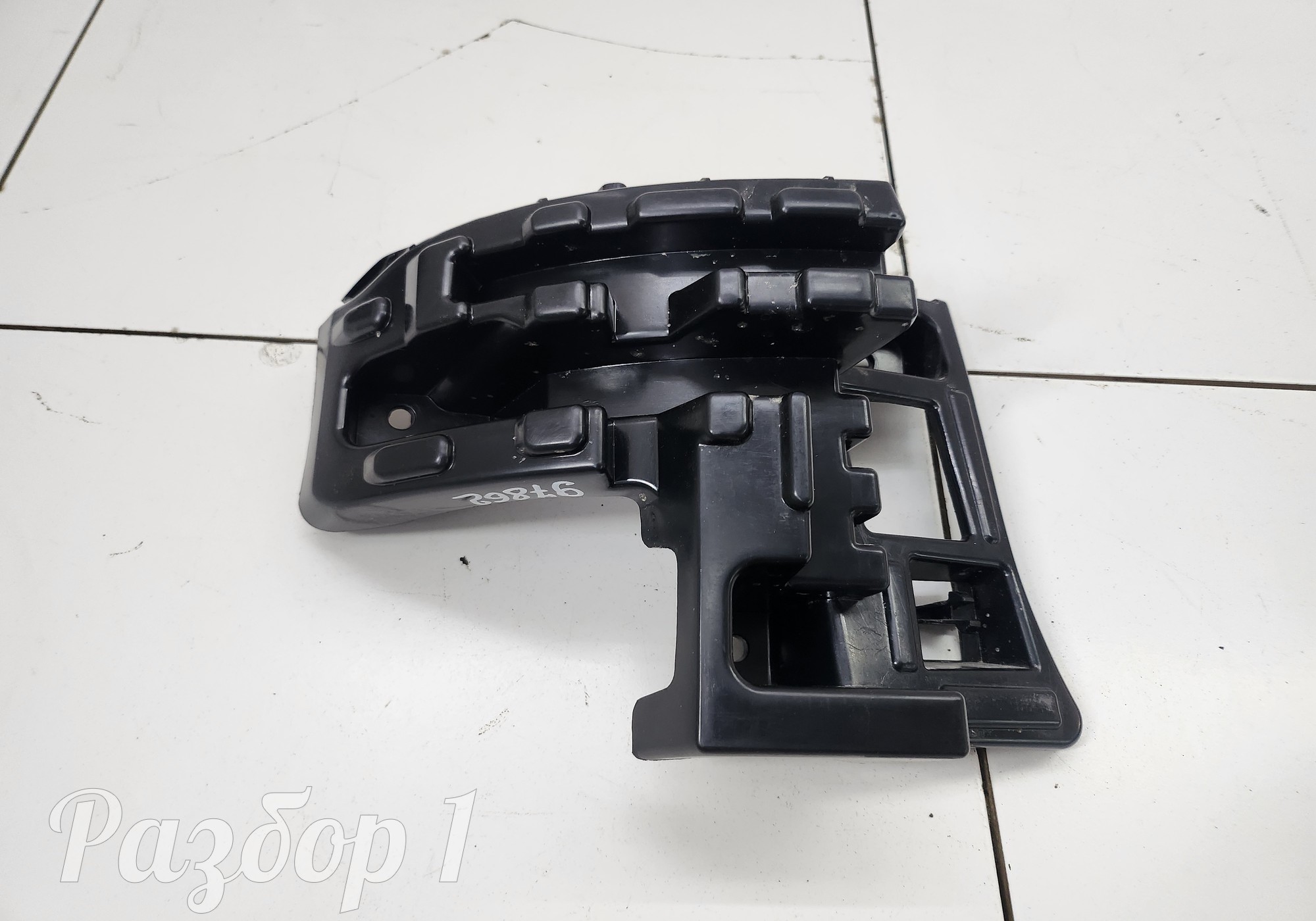 8889168097 Кронштейн заднего бампера левый для Geely Monjaro (с 2021)