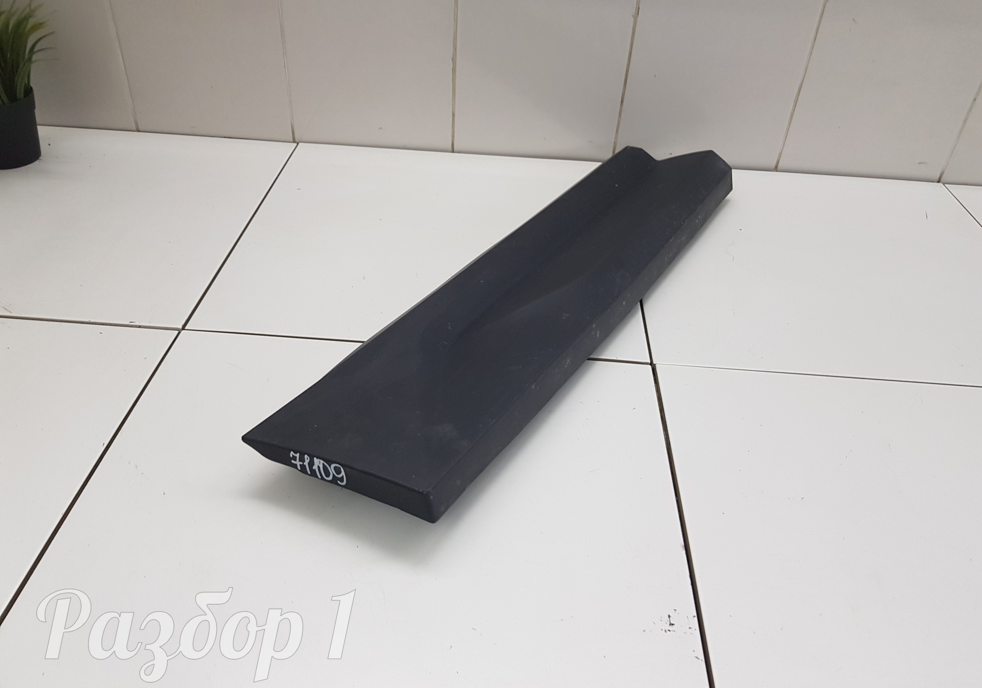 6600125118 Накладка задней правой двери для Geely Coolray (с 2020)