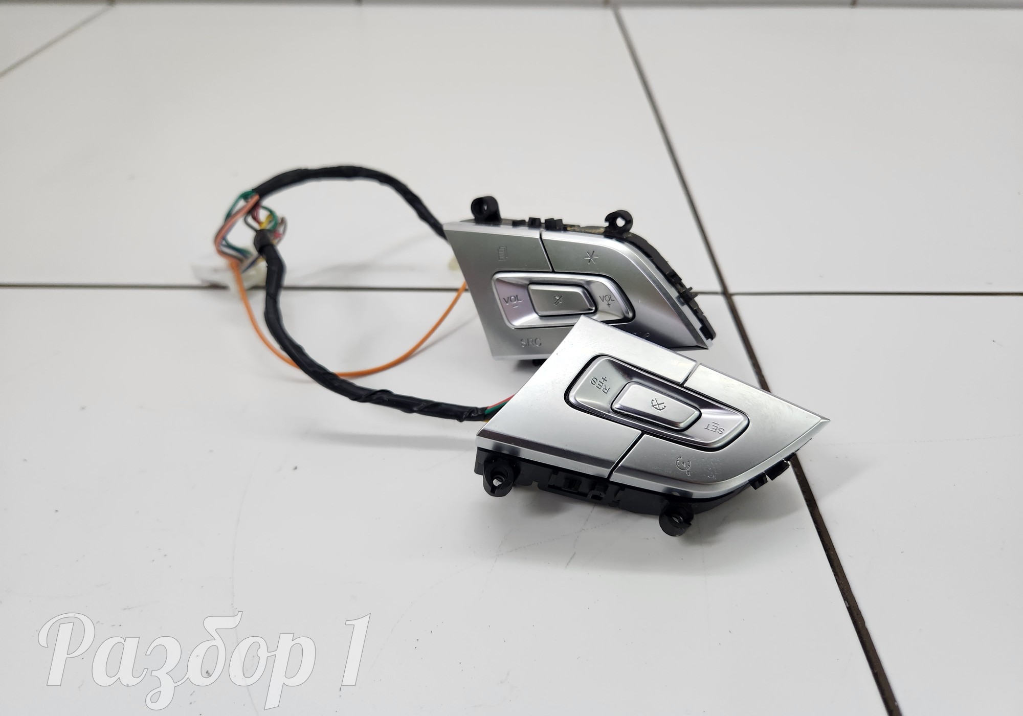 3750020U2400 Блок кнопок на руль для Jac T9 (с 2023)