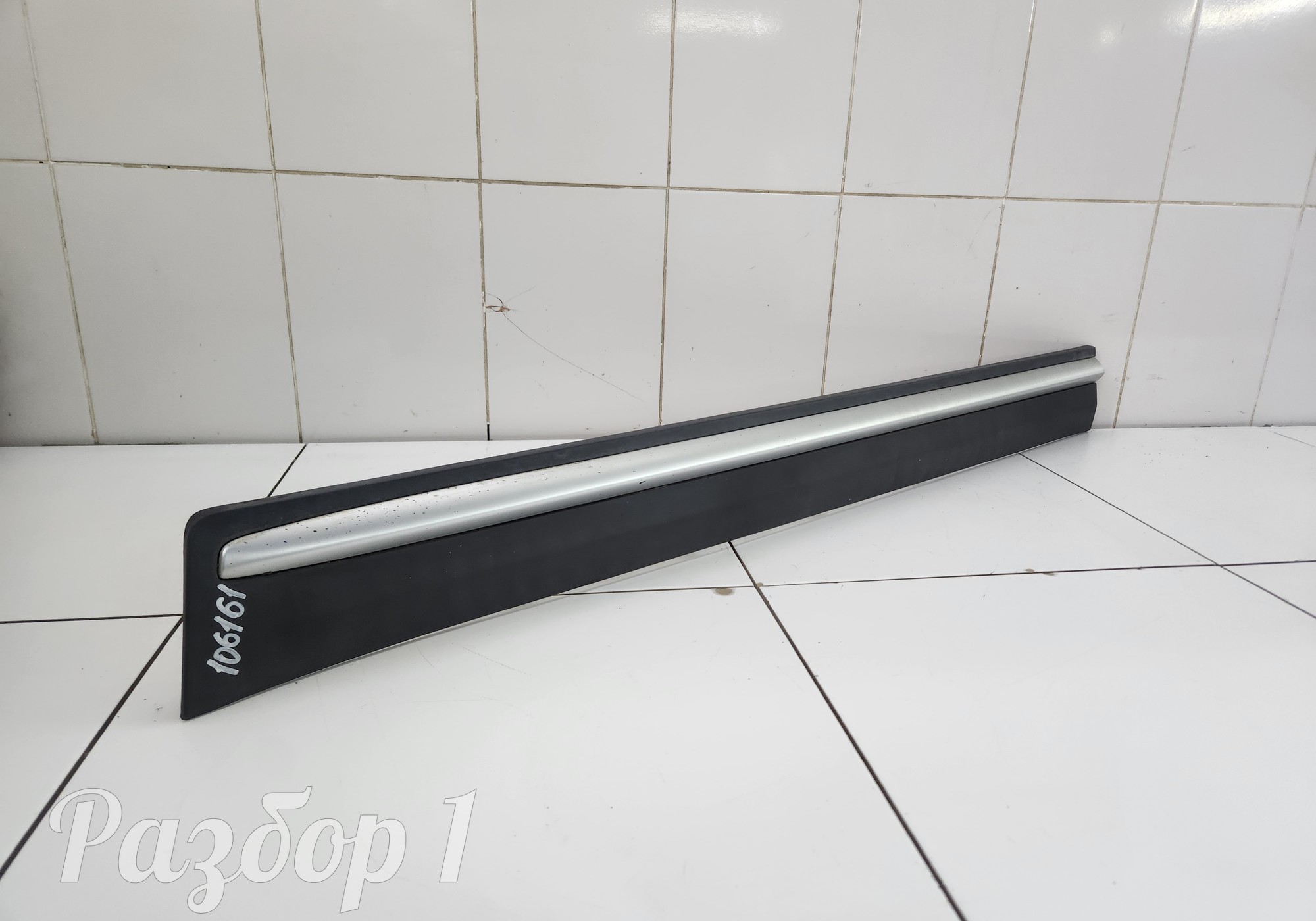 6600221651 Накладка передней правой двери для Geely Atlas Pro (с 2021)