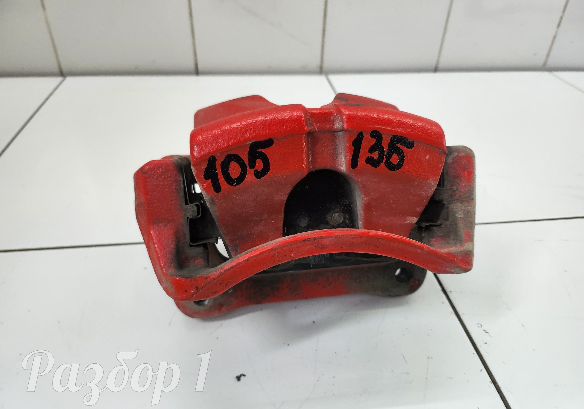 8891138711 Суппорт передний (правый) для Geely Tugella (с 2019)