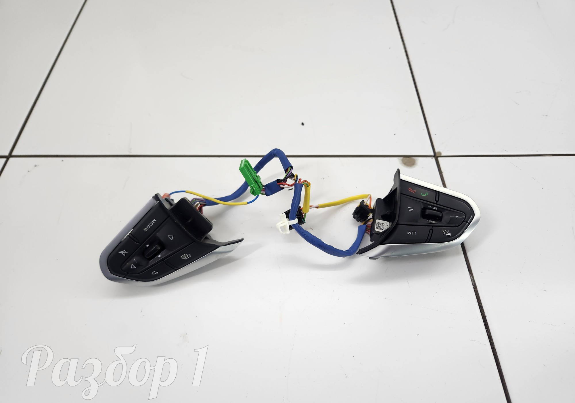 Блок кнопок на руль для Geely Tugella (с 2019)