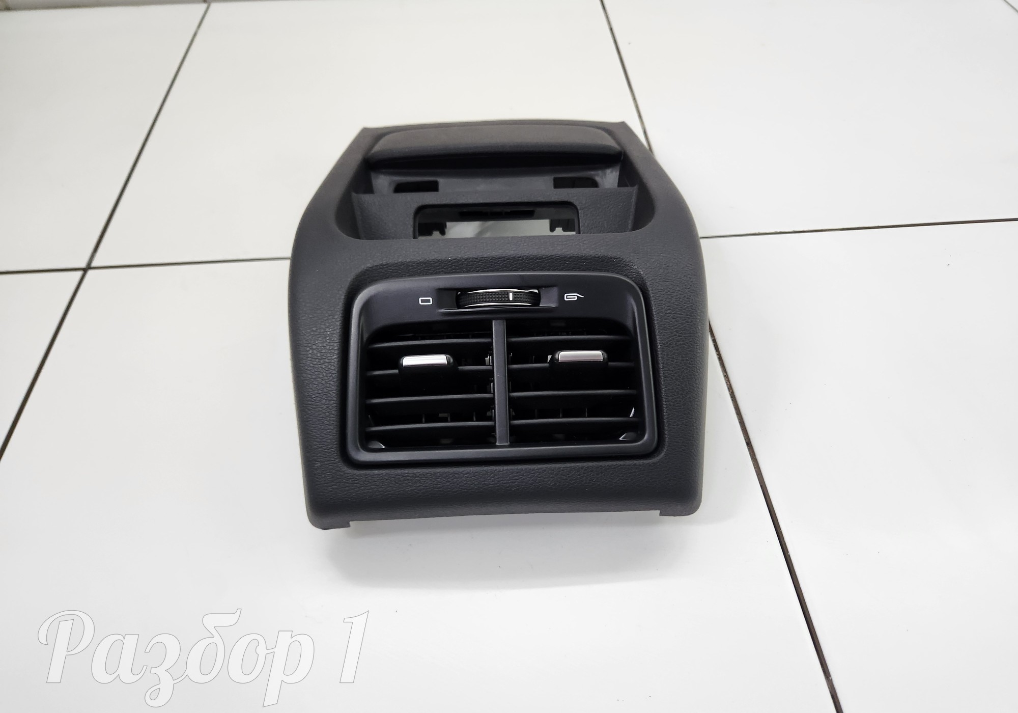 8890878213 Накладка центральной консоли для Geely Tugella (с 2019)