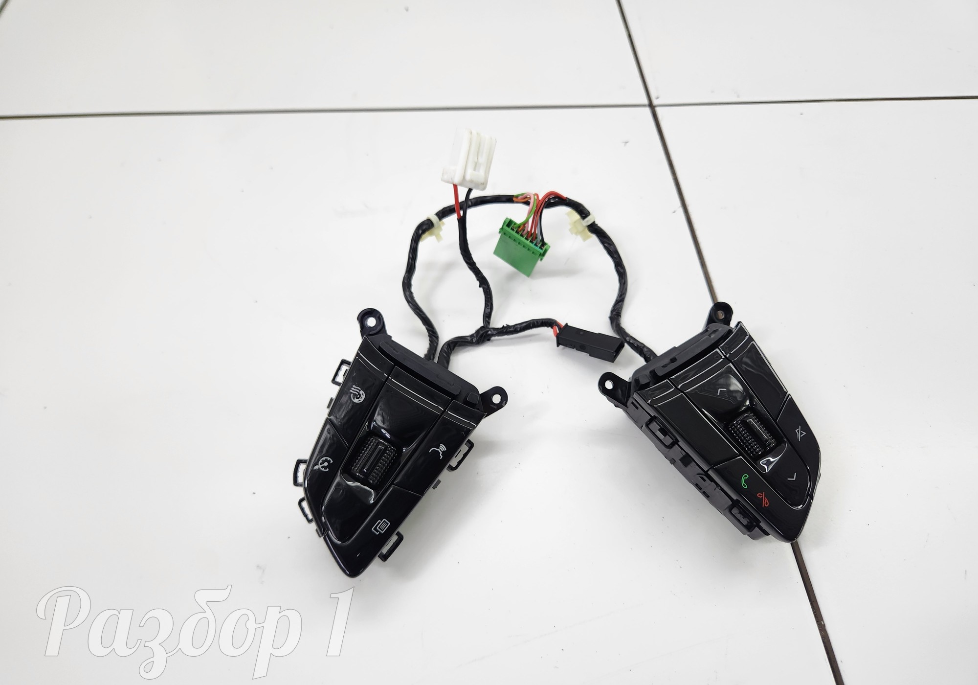 Блок кнопок на руль для Geely Emgrand (SS11) (с 2021)