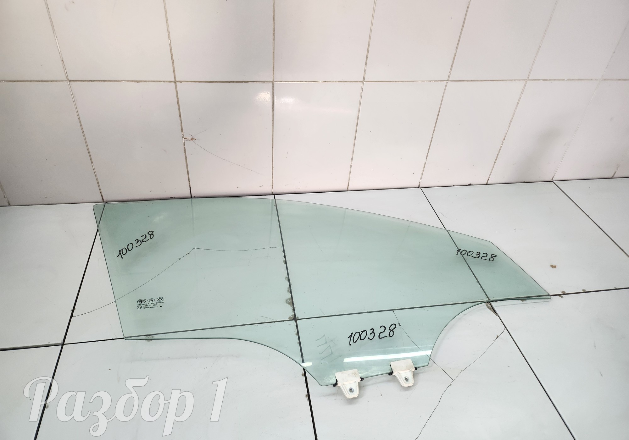 1EA058510A Стекло передней правой двери для Faw Bestune T77 (с 2018)