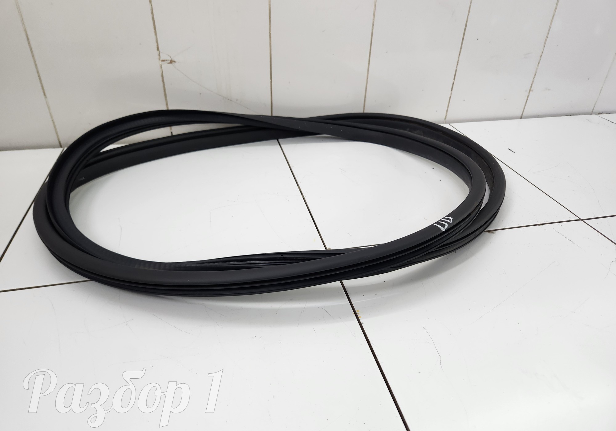 Уплотнитель проема передней правой двери для Geely Atlas Pro (с 2021)