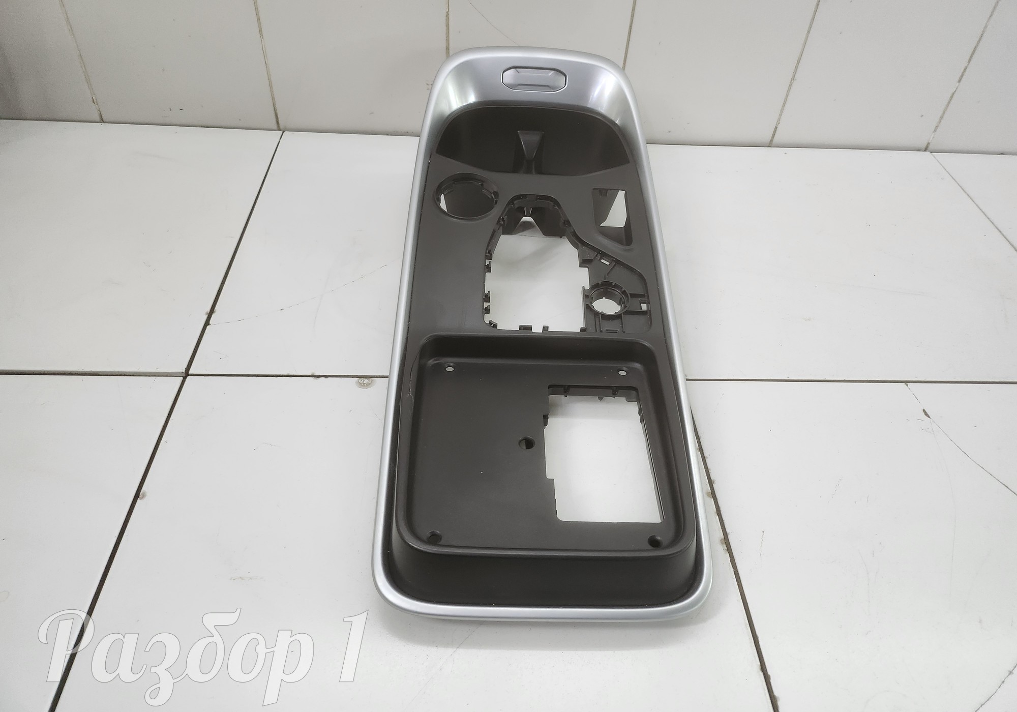 5306600XKJ22A Накладка центральной консоли для Haval H3 (с 2024)