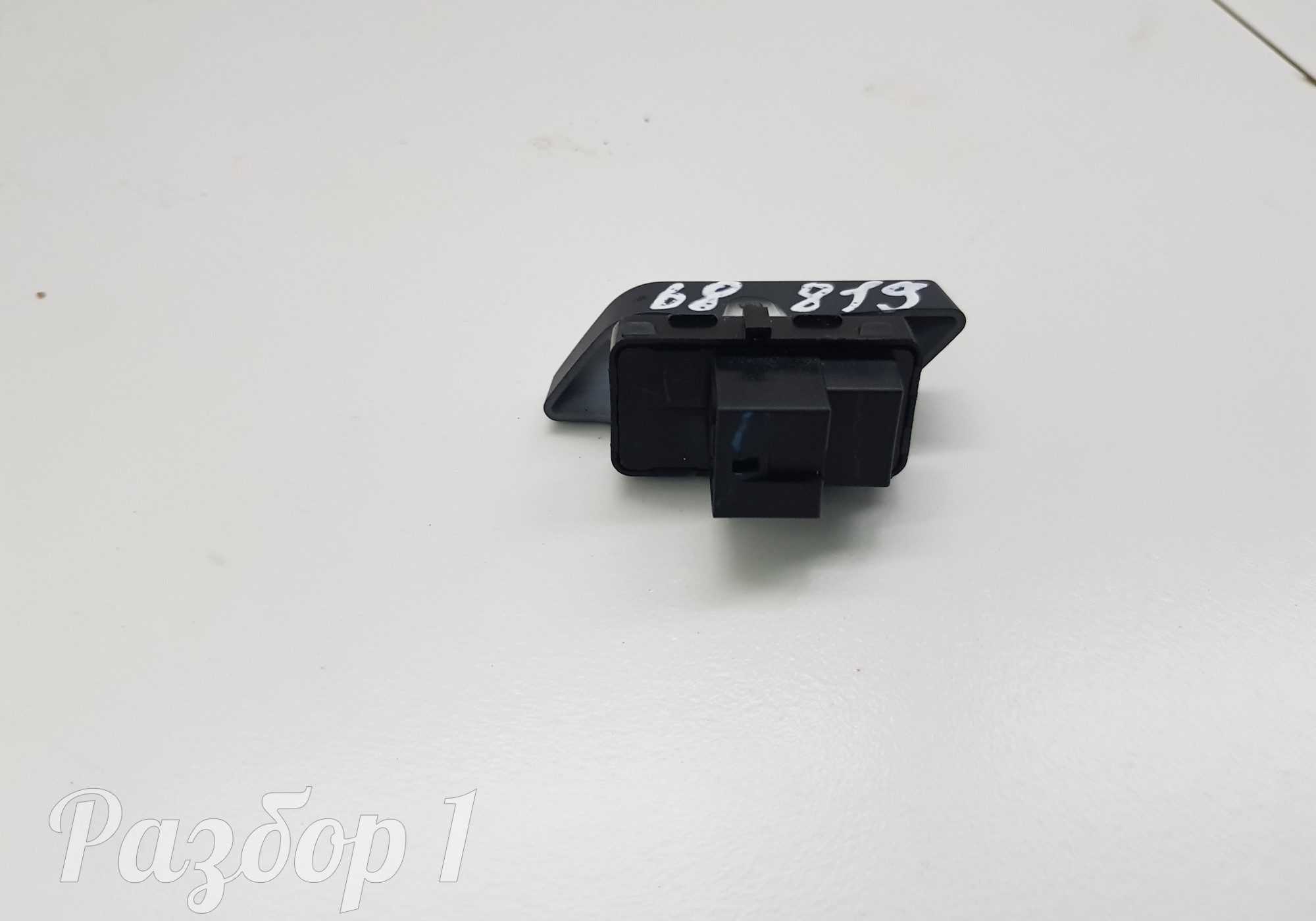 3787100AKZ8VA Кнопка центрального замка для Haval F7 (с 2019)