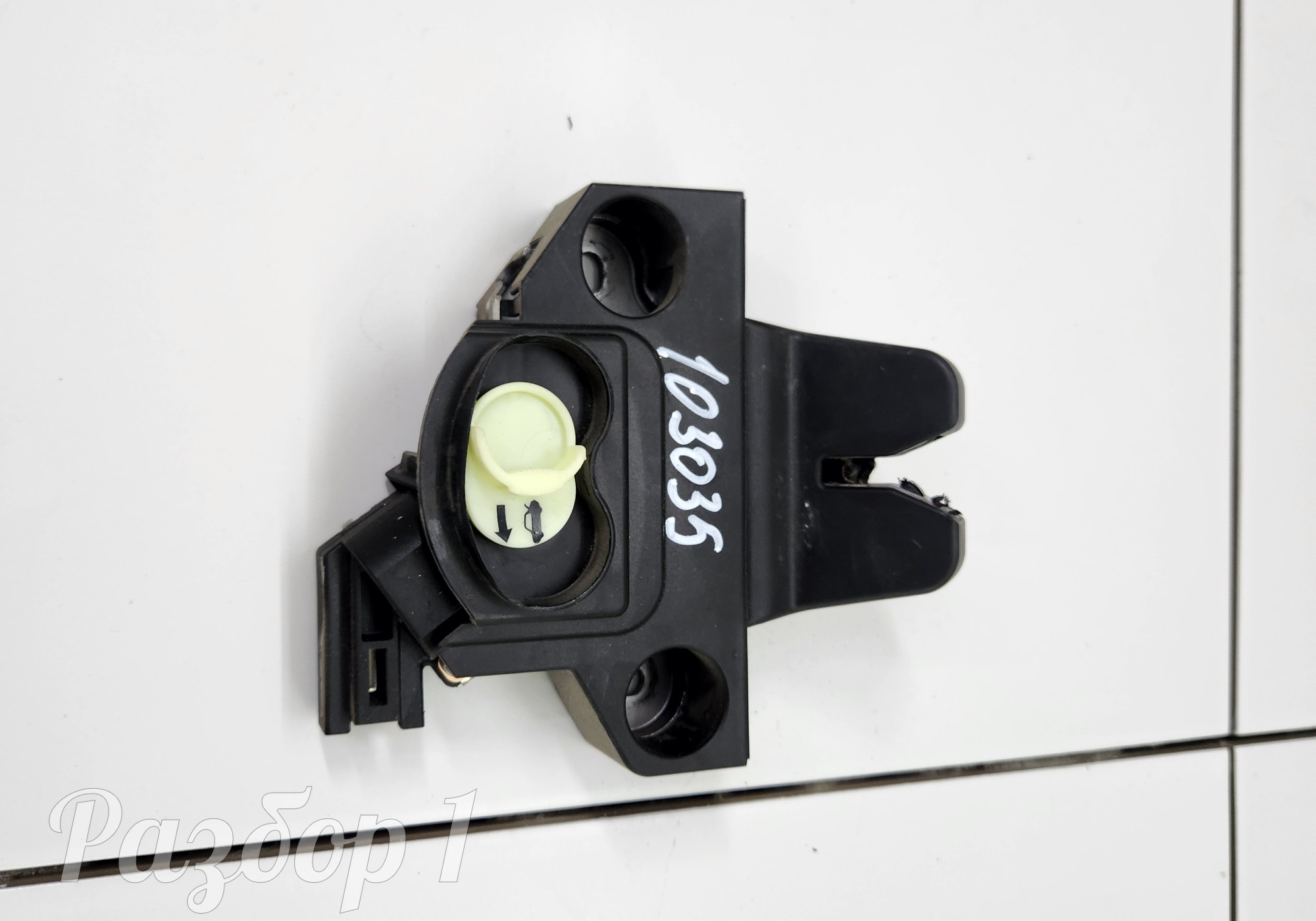 8889451886 Замок крышки багажника для Geely Emgrand (SS11) (с 2021)