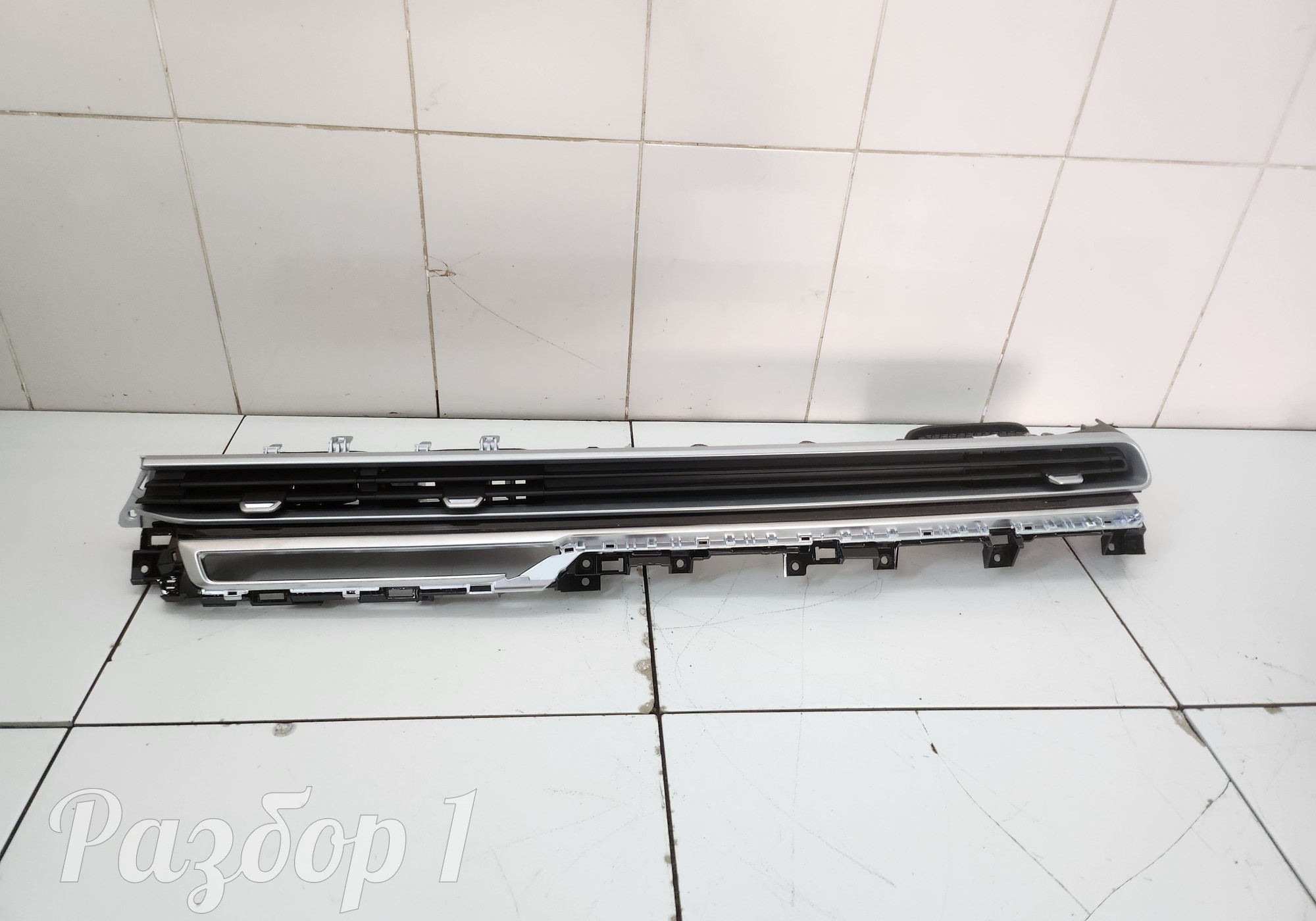 8890307761 Накладка торпеды для Geely Emgrand (SS11) (с 2021)