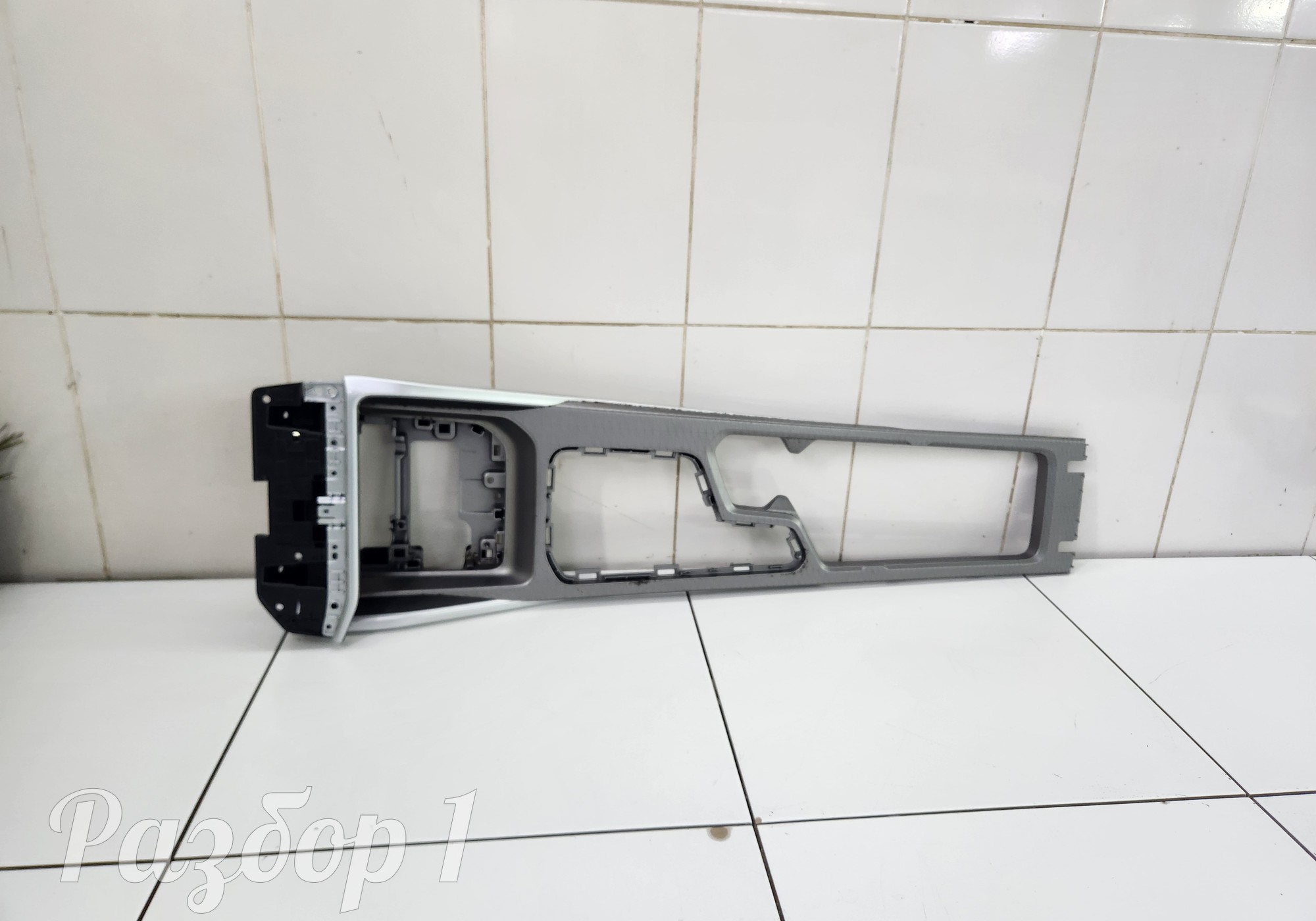 8890082239 Накладка центральной консоли для Geely Emgrand II (с 2021)