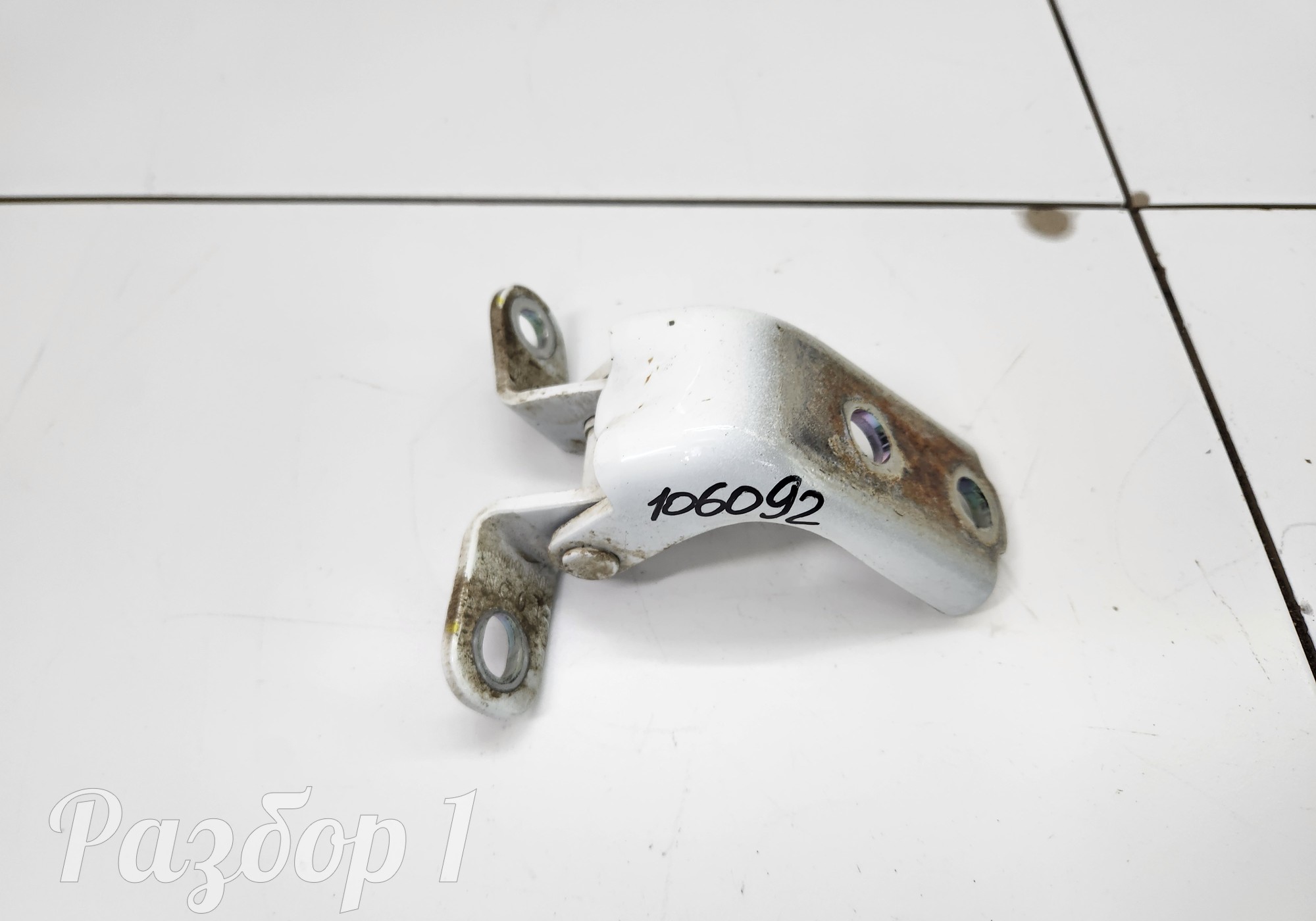 Петля двери передняя левая (вверх) для Changan Alsvin (с 2018)