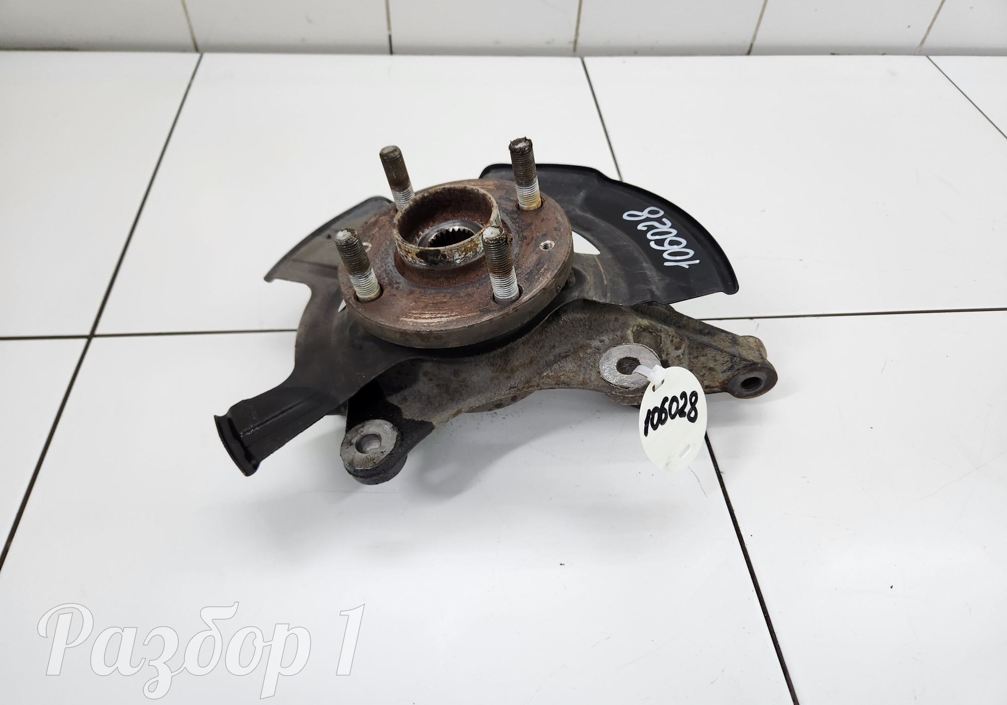 Кулак поворотный передний левый + ступица для Changan Alsvin (с 2018)