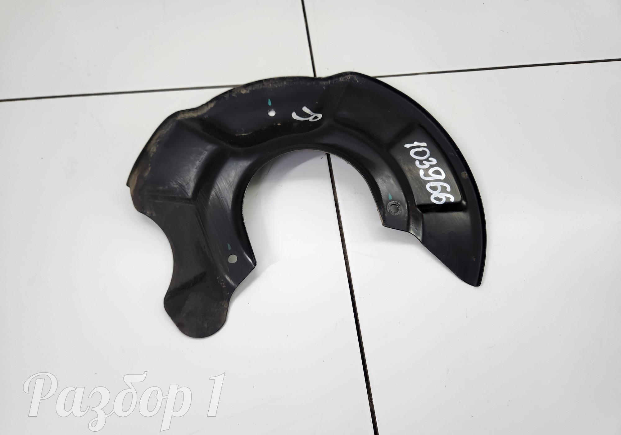 Кожух тормозного диска передний правый для Geely Emgrand (SS11) (с 2021)