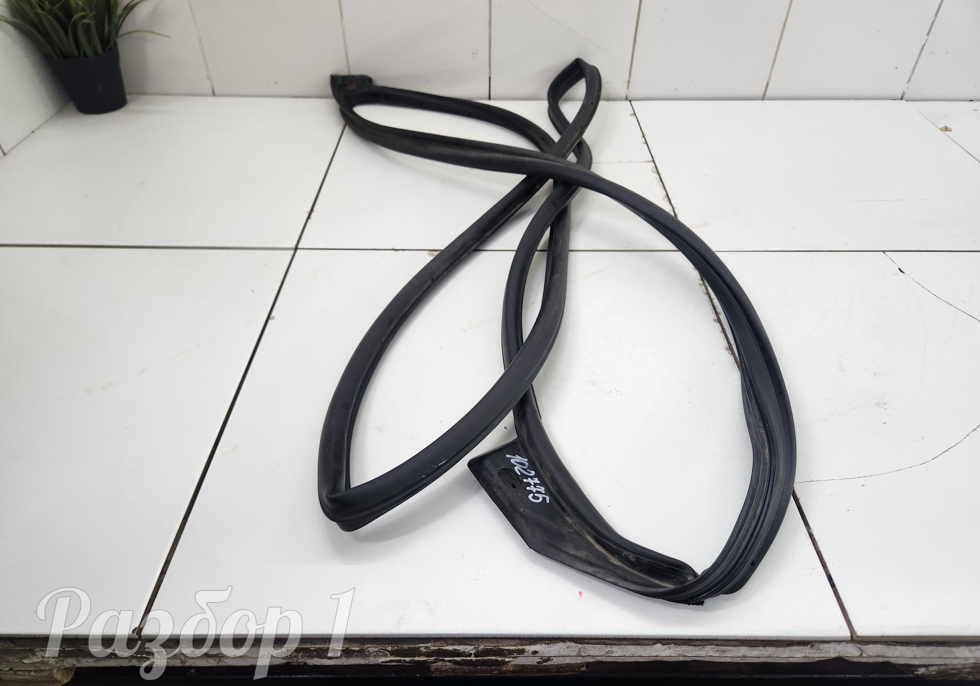 Уплотнитель передней левой двери для Changan UNI-T (с 2020)