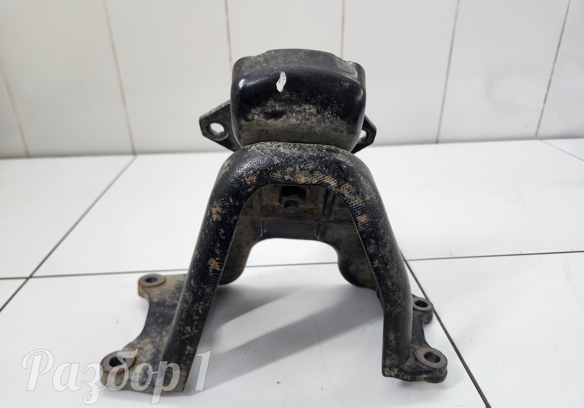 1001410P33Z0 Опора двигателя для Jac T9 (с 2023)