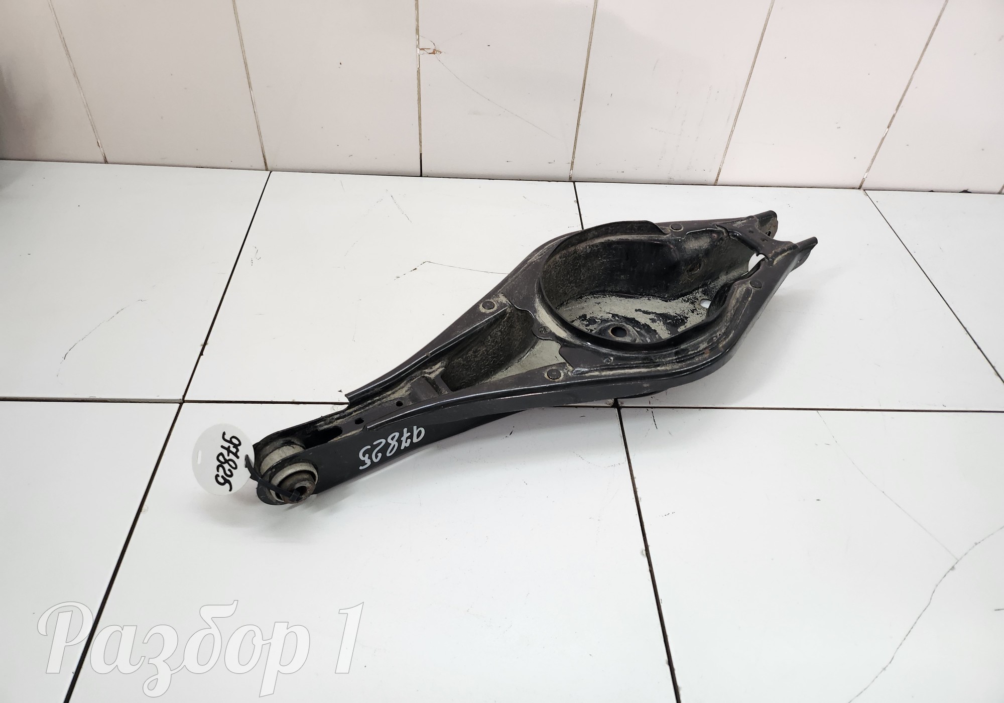 8888992009 Рычаг задней подвески правый для Geely Monjaro (с 2021)