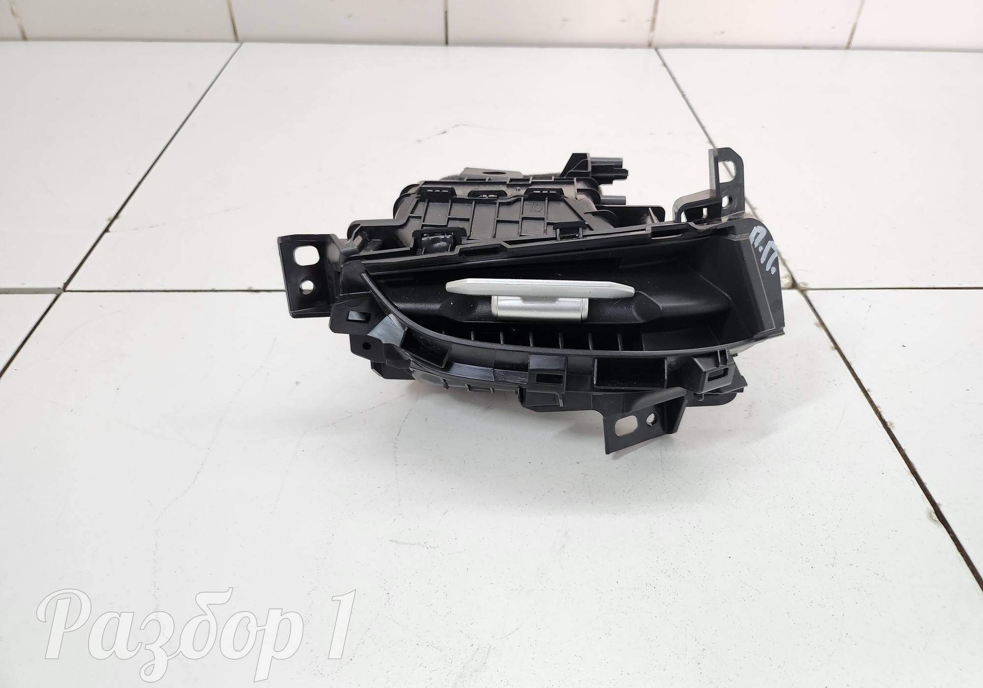 8893220078 Дефлектор воздушный правый для Geely Atlas II (с 2023)