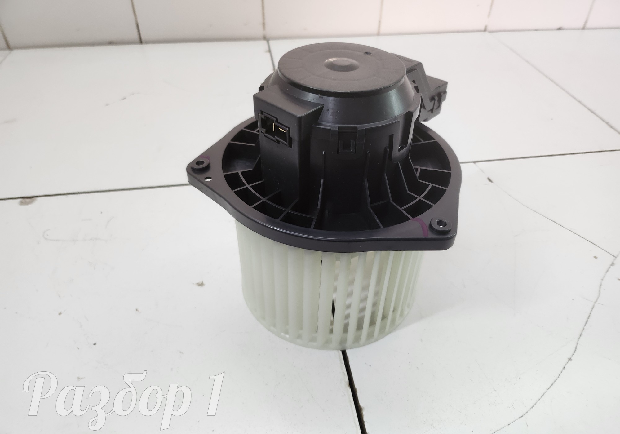 8022041800 Моторчик отопителя для Geely Emgrand (SS11) (с 2021)