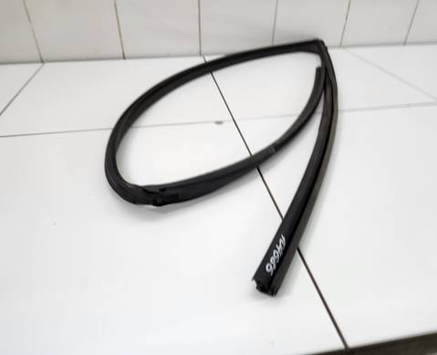 8890826949 Уплотнитель стекла передней левой двери для Geely Coolray (с 2020)
