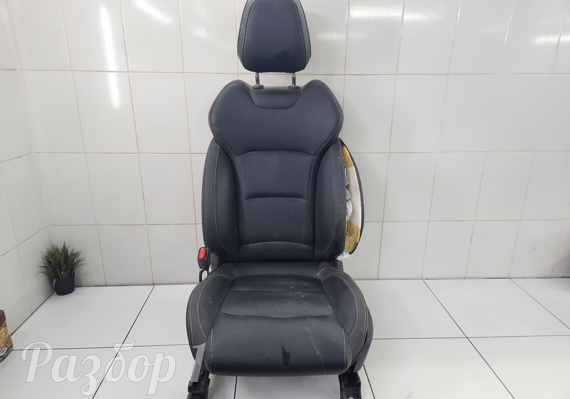 Сиденье переднее левое для Geely Atlas Pro (с 2021)