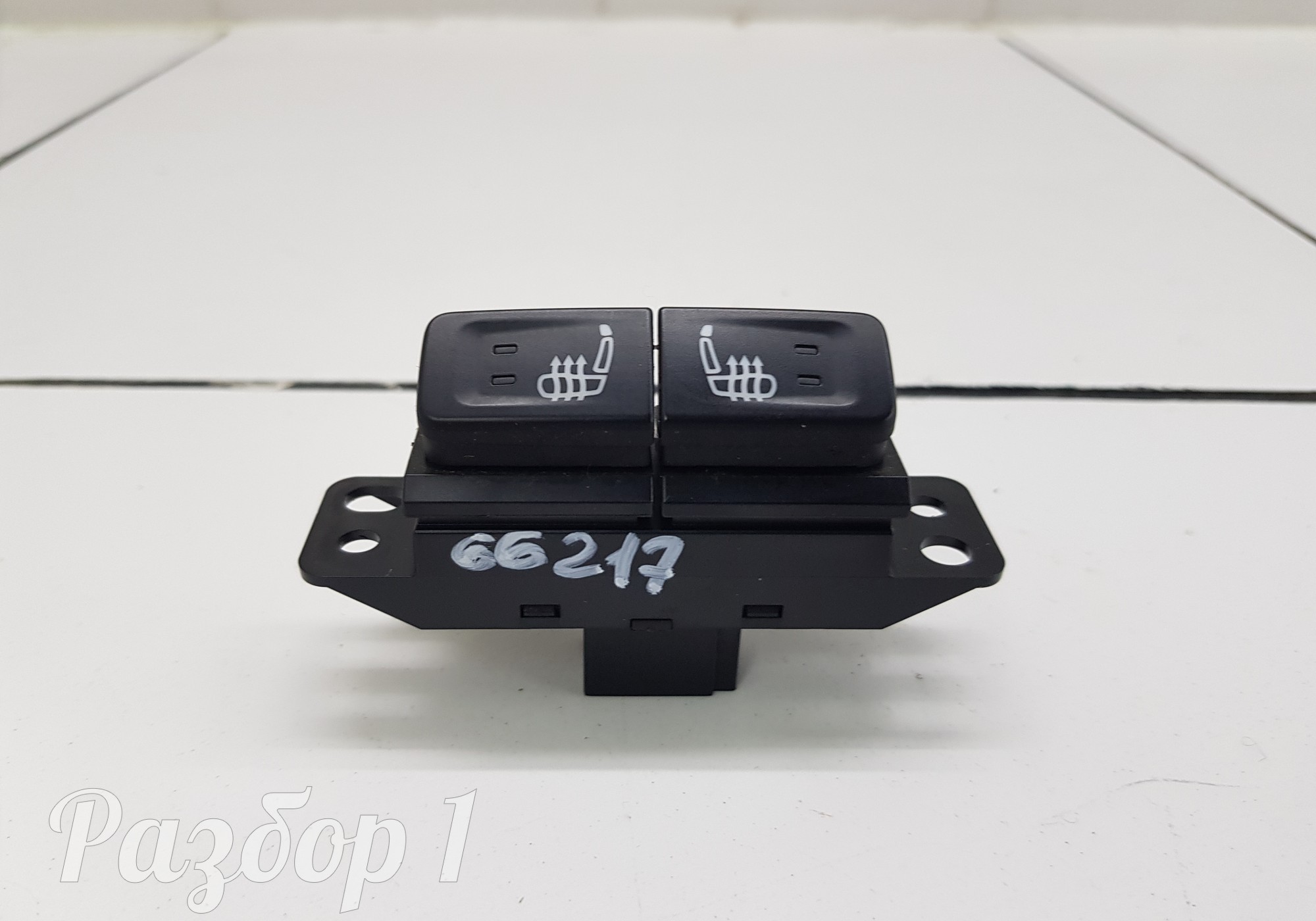 6600272828 Кнопка обогрева сидений для Geely Coolray (с 2020)