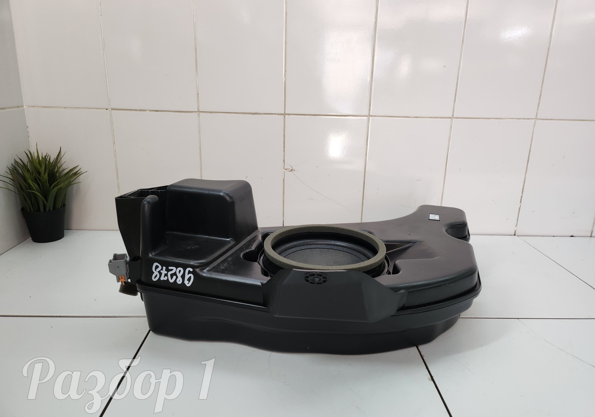 8888775466 Сабвуфер для Geely Atlas II (с 2023)
