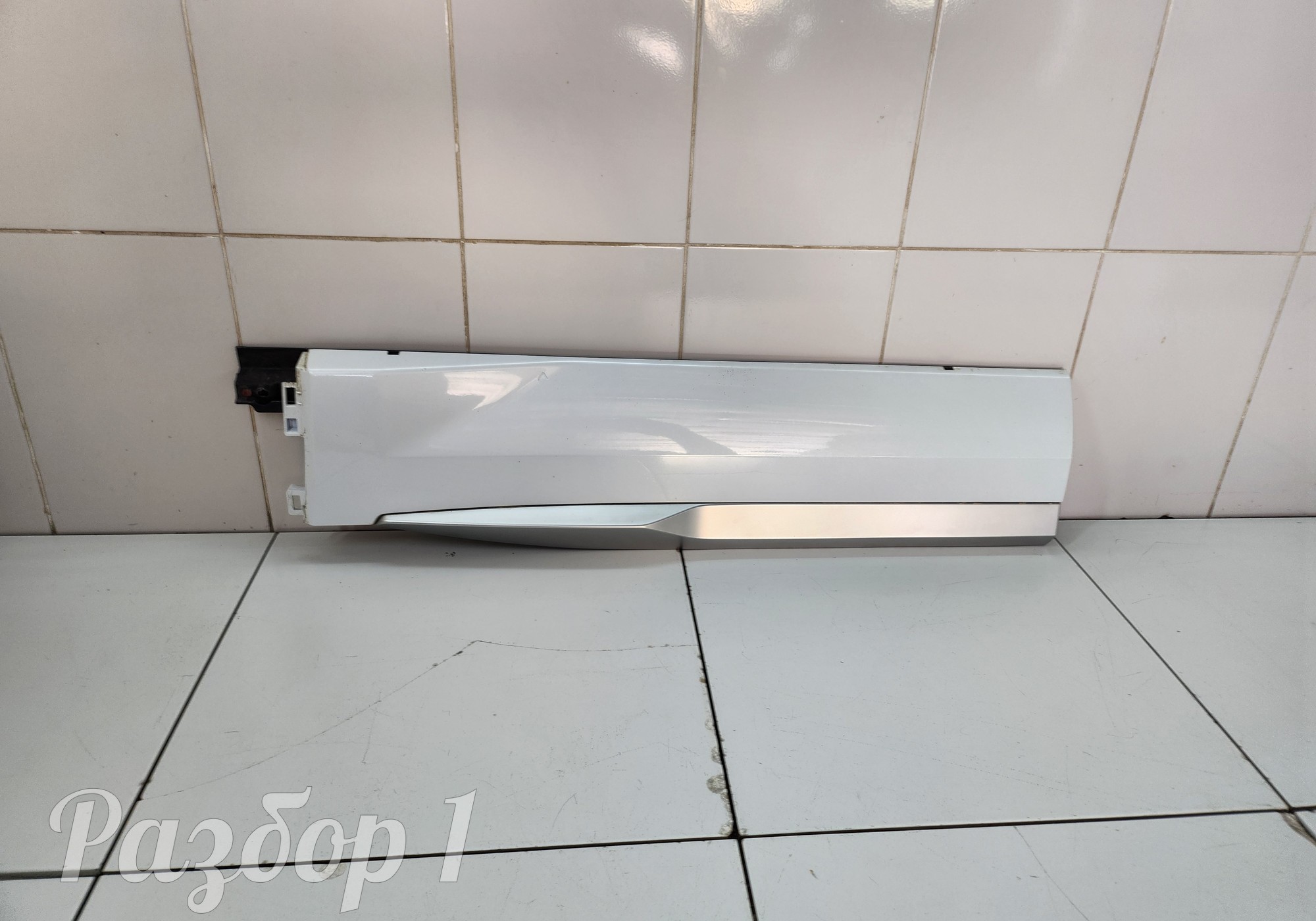 6073120300 Накладка задней левой двери для Geely Monjaro (с 2021)