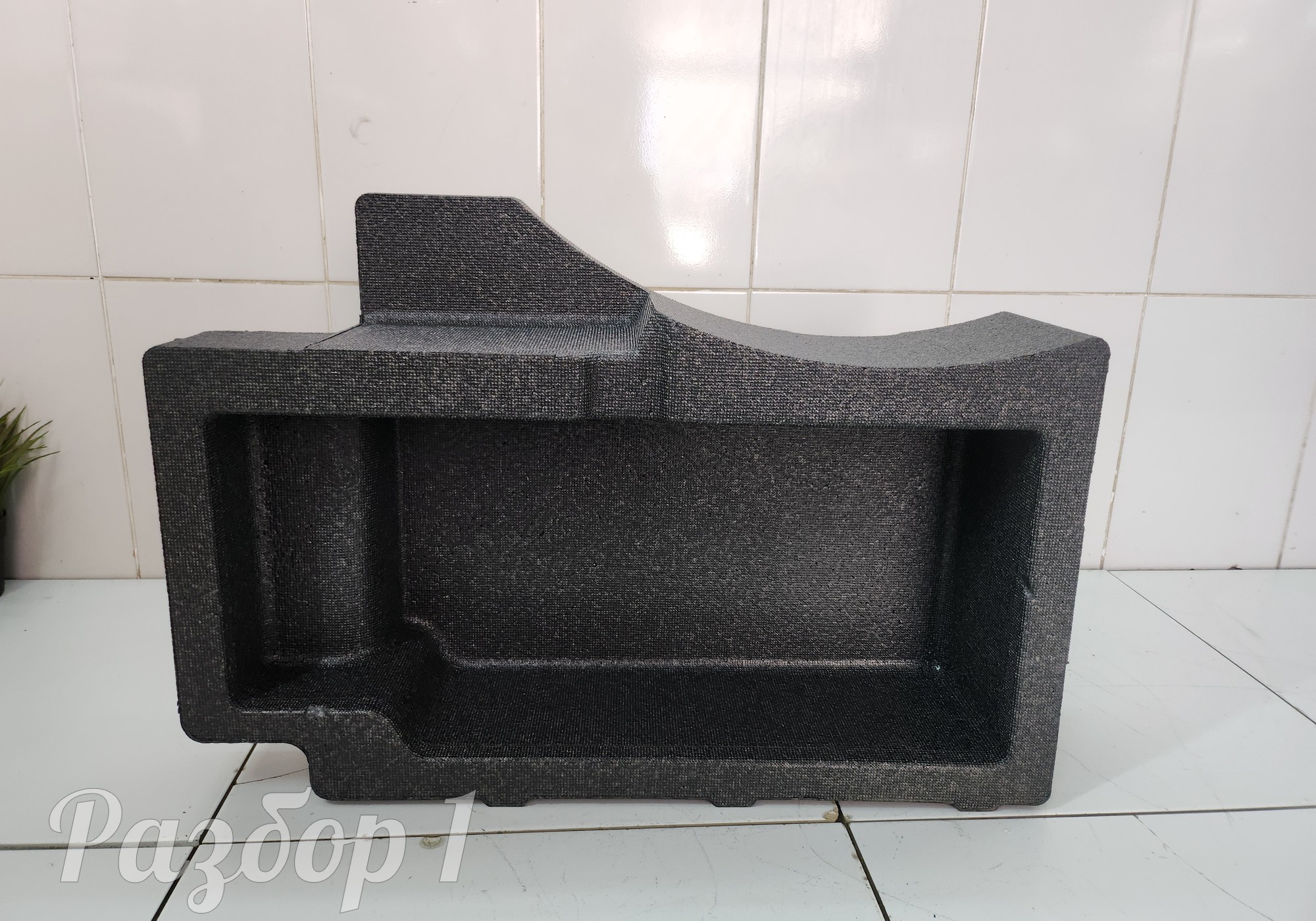 6600016881 Наполнитель багажника для Geely Tugella (с 2019)