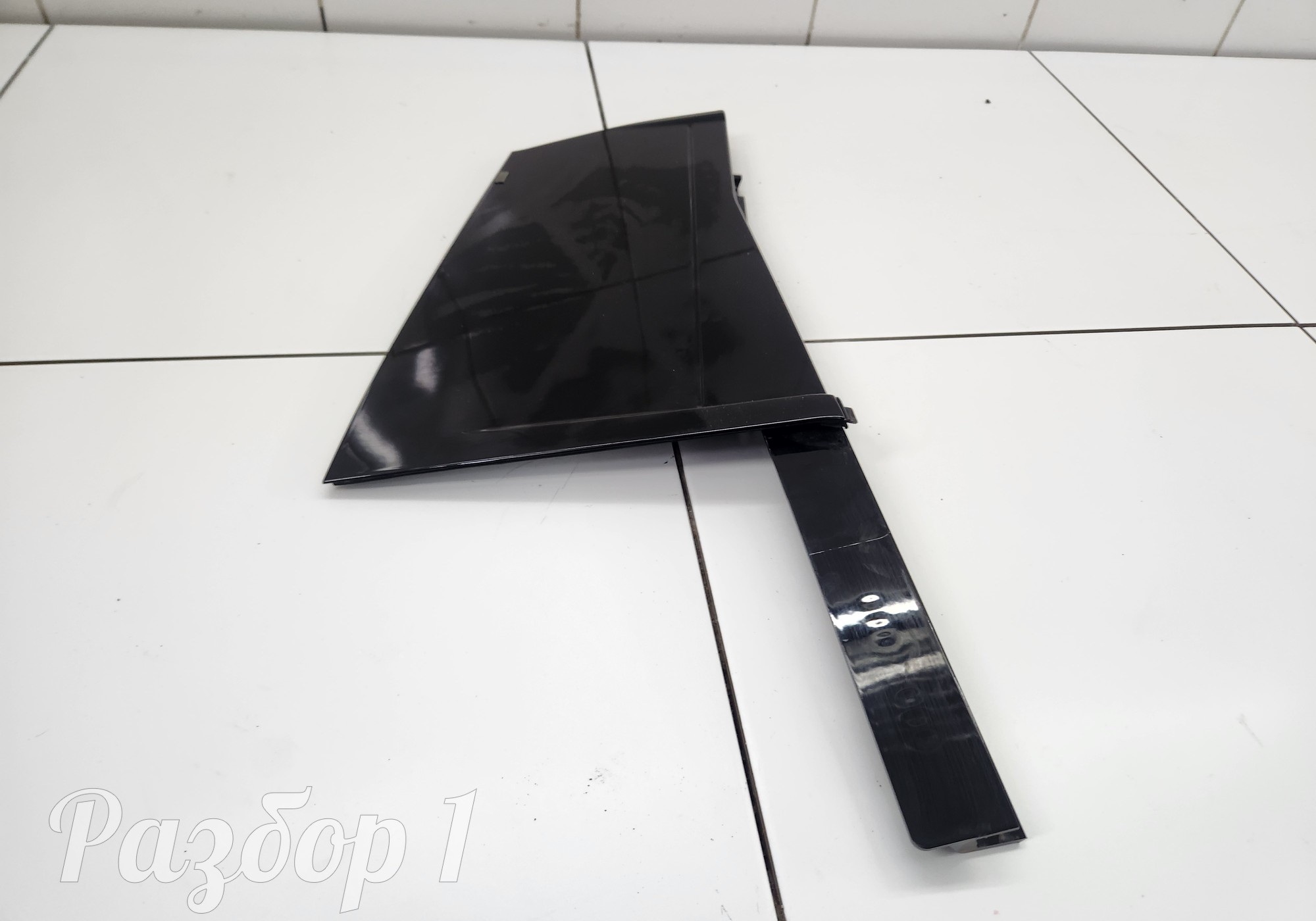 6213340XKJ20A Накладка задней правой двери для Haval H3 (с 2024)