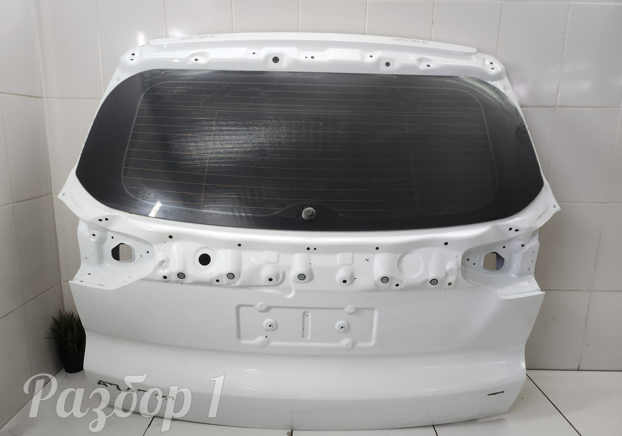5062039400C15 Крышка багажника отличная для Geely Atlas Pro (с 2021)