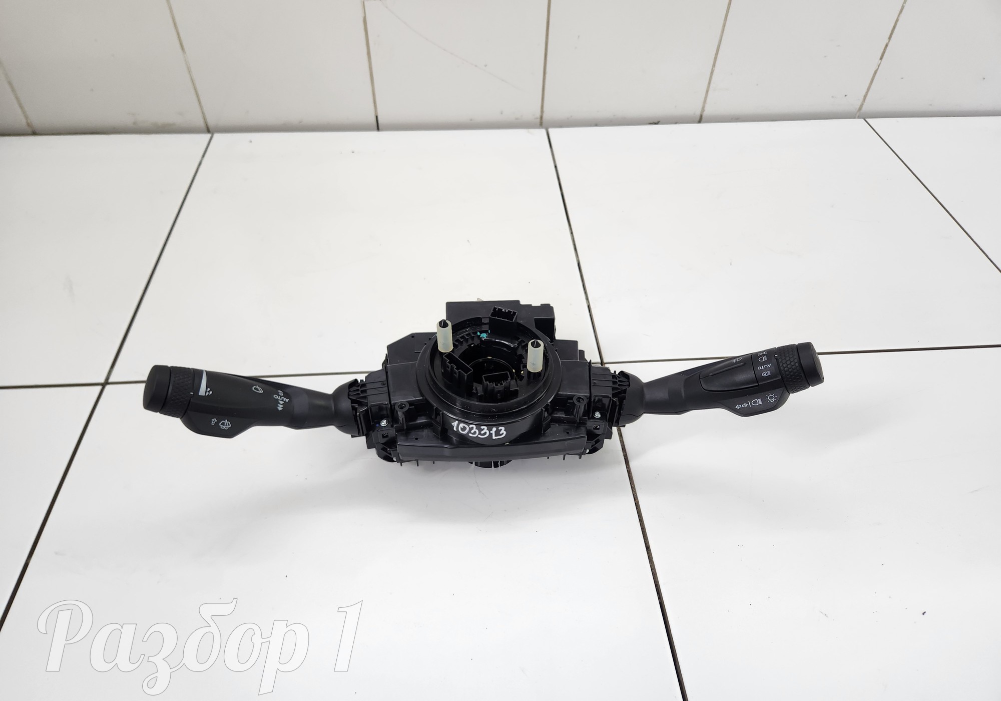 8890501334 Переключатель подрулевой для Geely Tugella (с 2019)